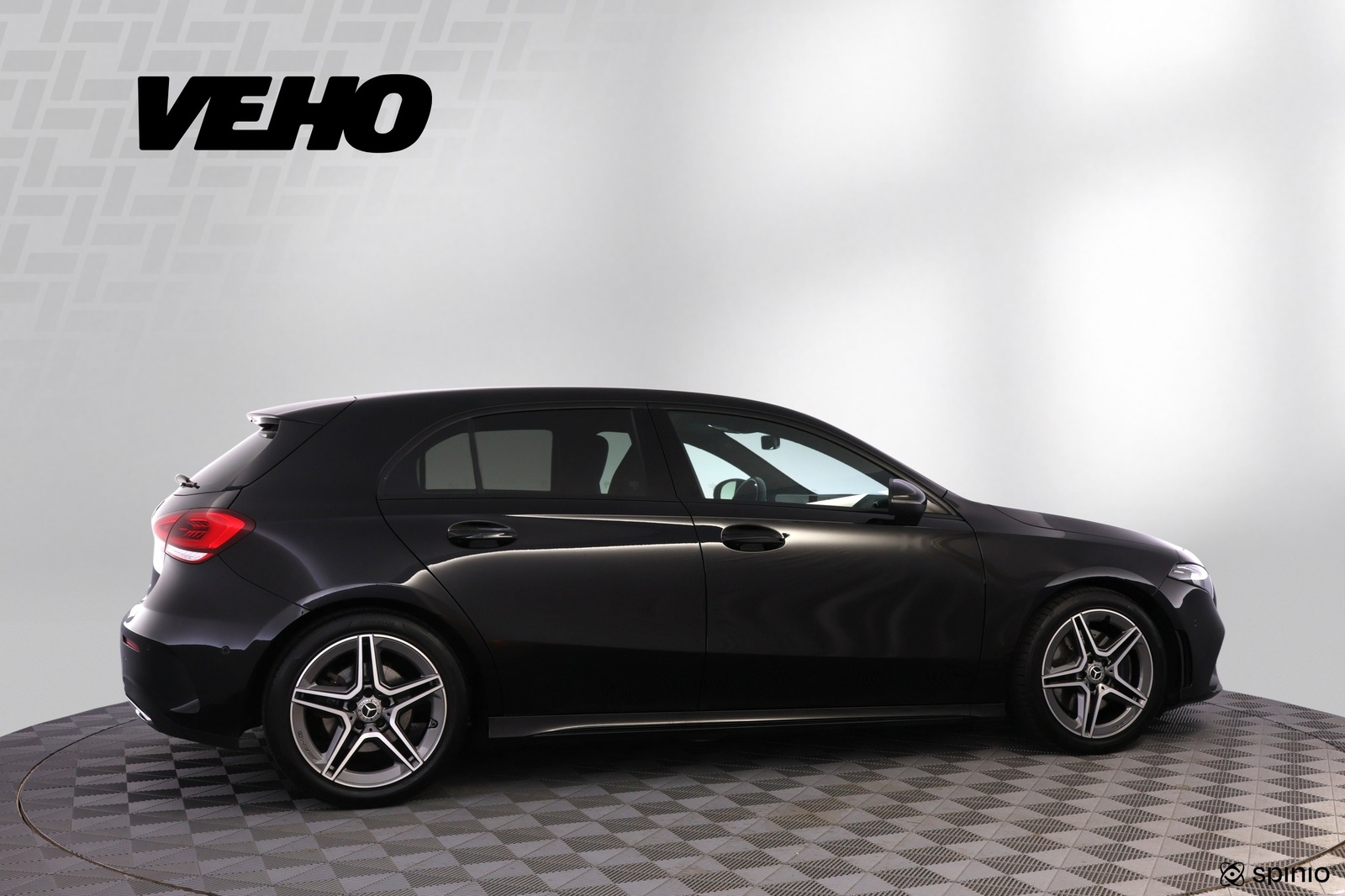 MERCEDES-BENZ A 2019