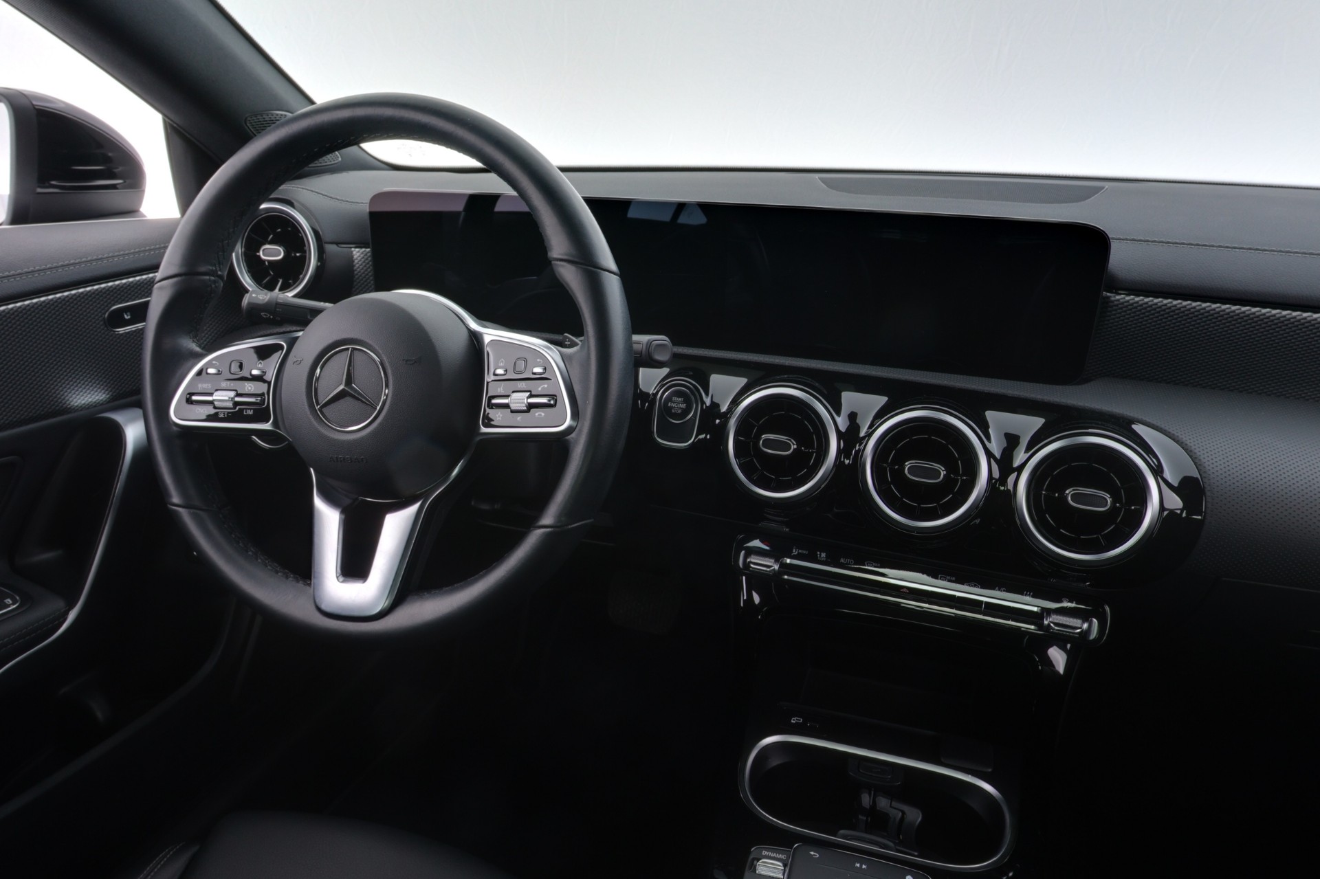 Mercedes-Benz CLA 2023