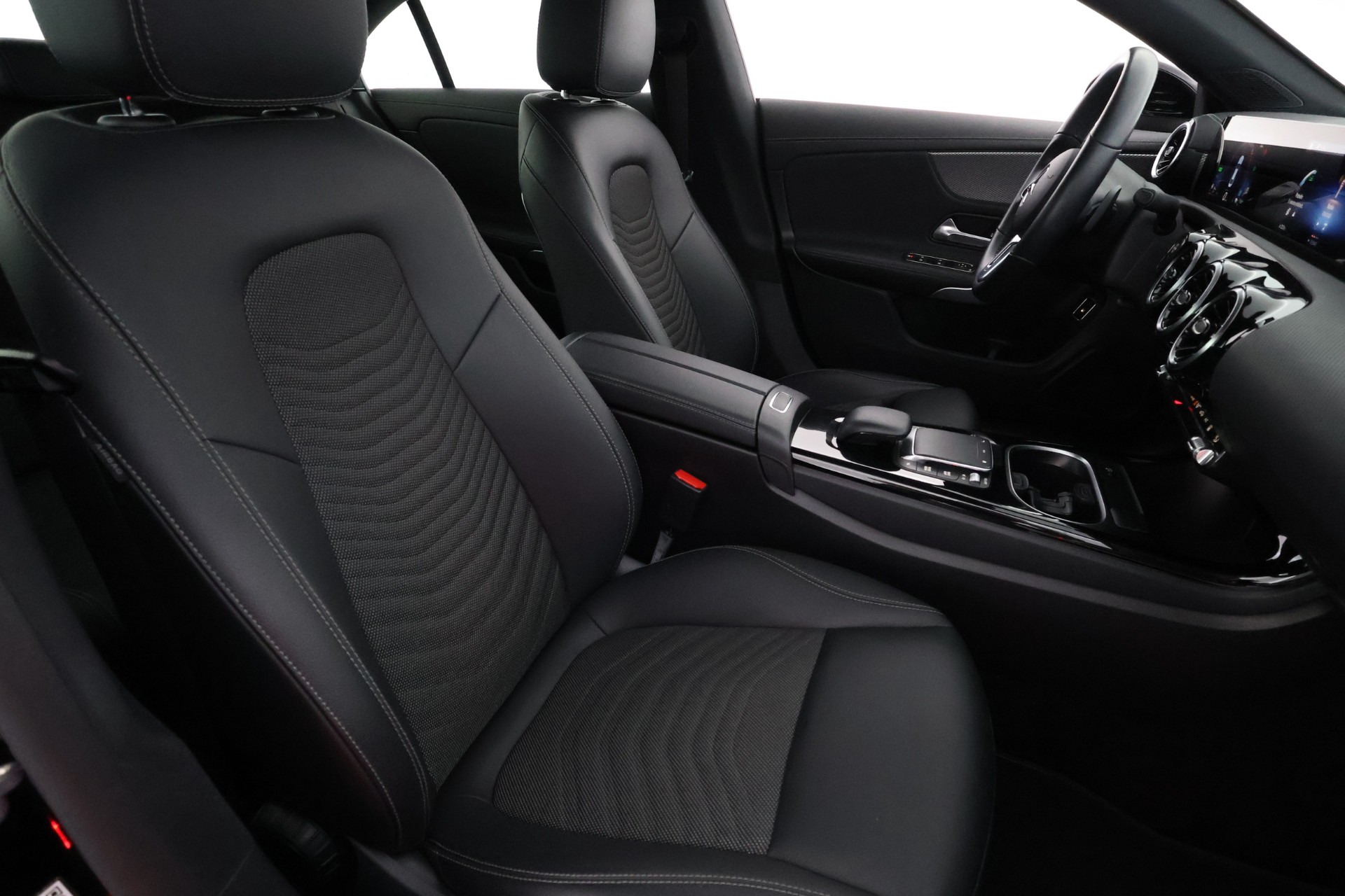 Mercedes-Benz CLA 2023