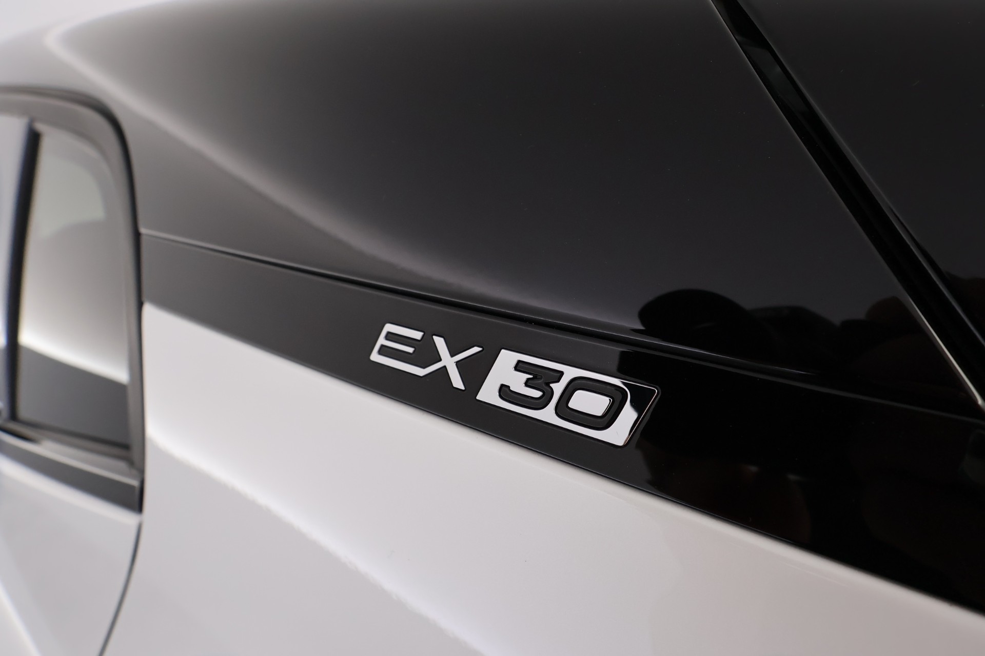 Volvo EX30 2024