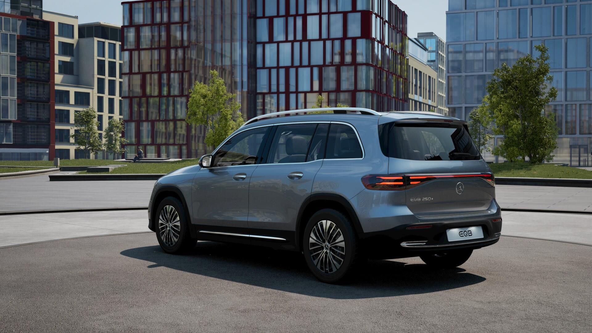 Mercedes-Benz EQB 2025