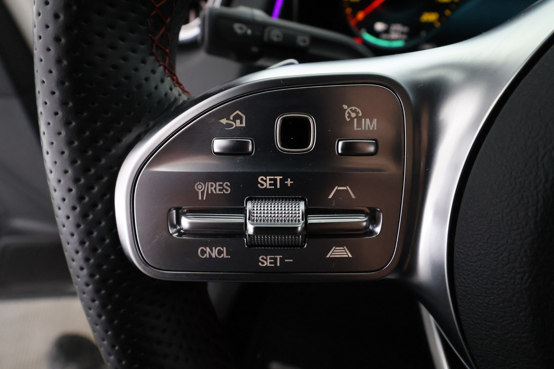 Mercedes-Benz EQB 2022