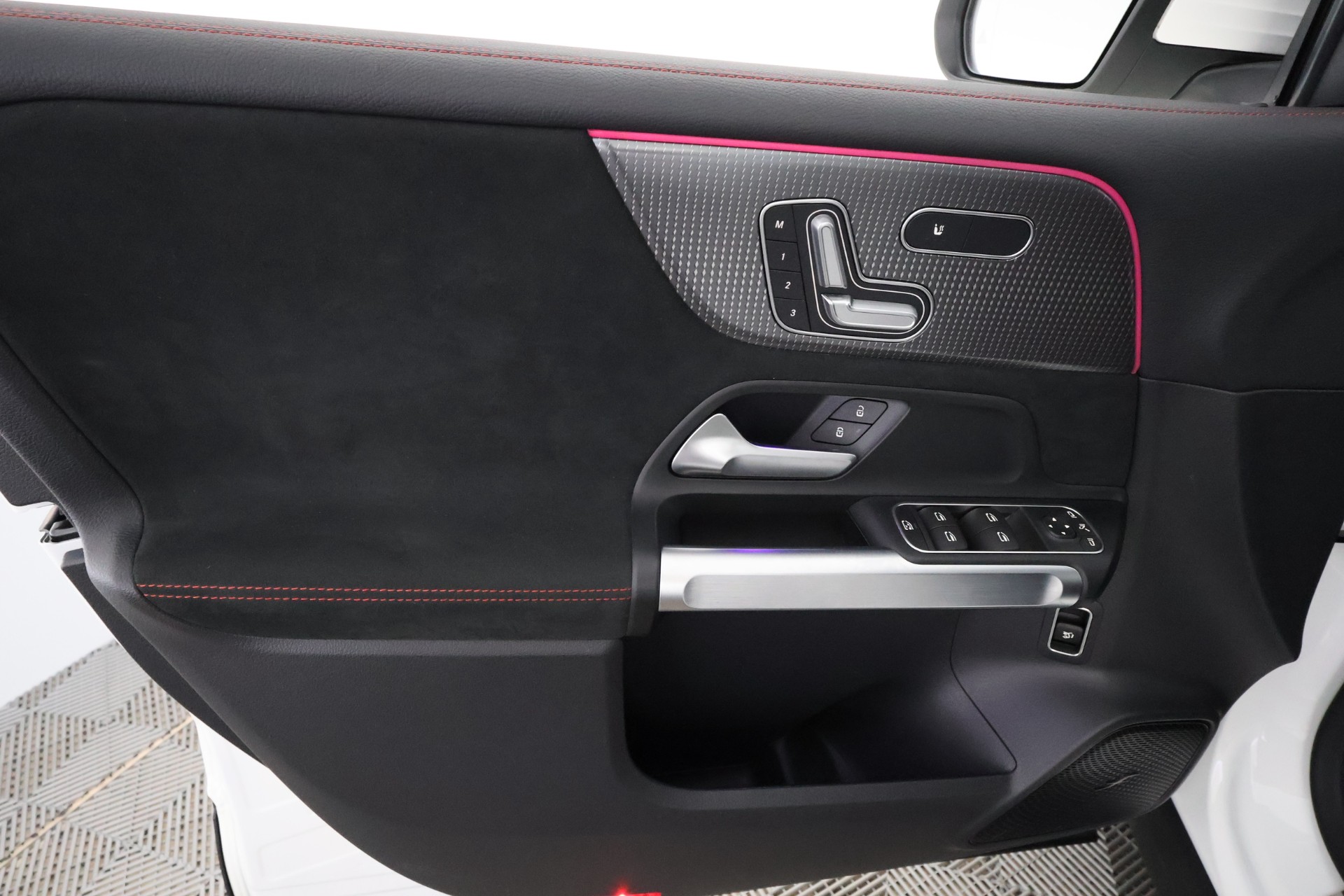 Mercedes-Benz EQB 2022