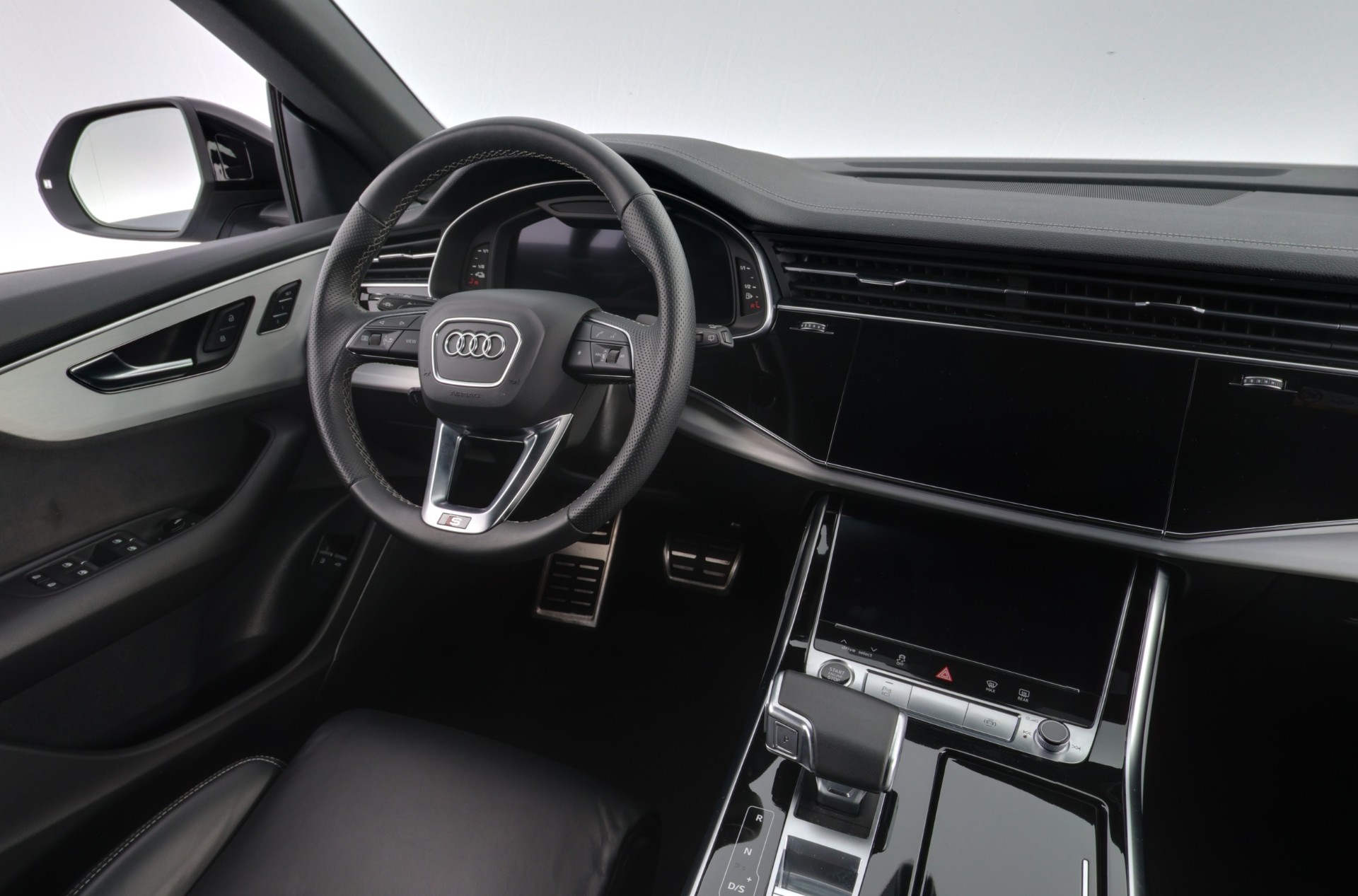 Audi Q8 2023