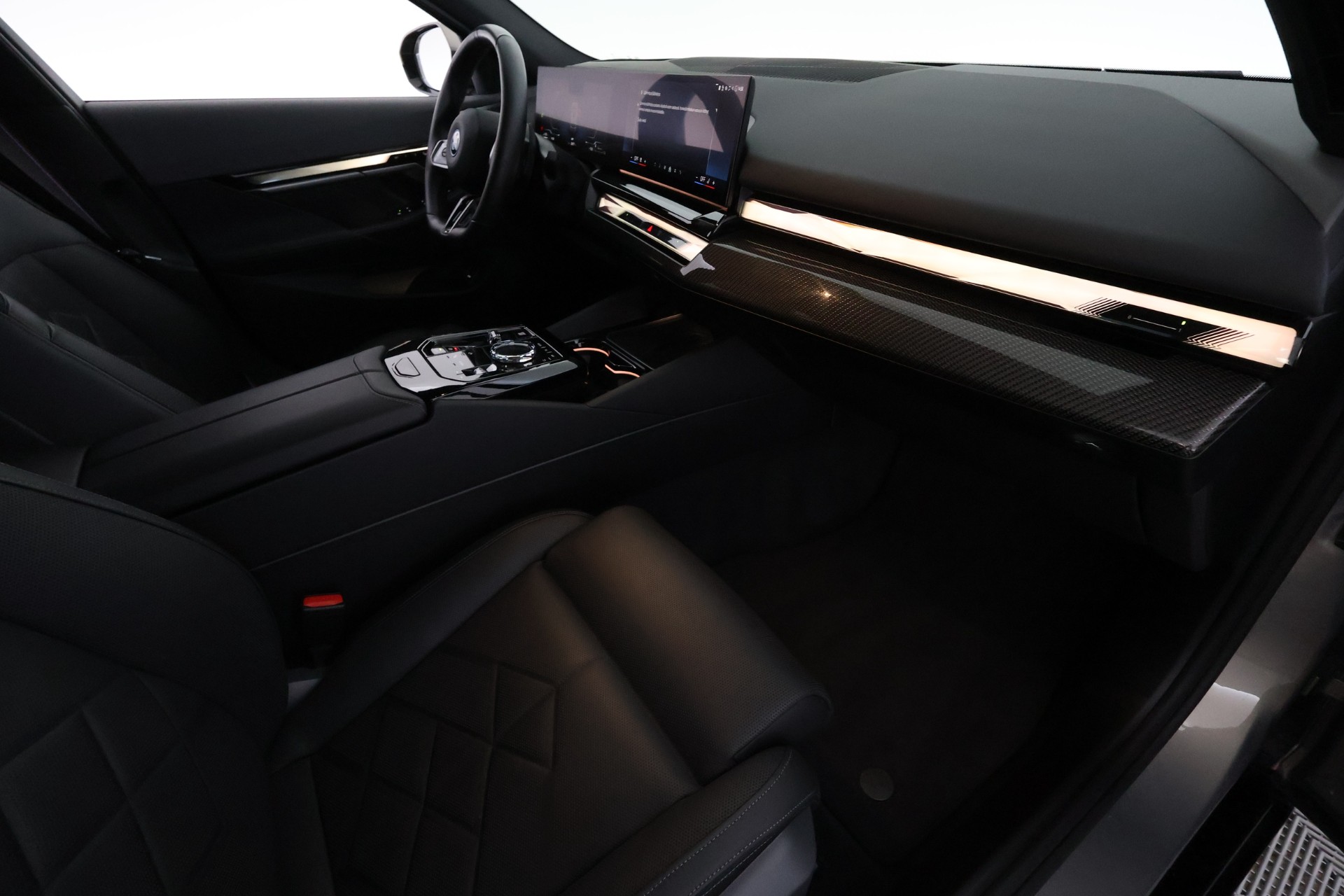 BMW 550 2024