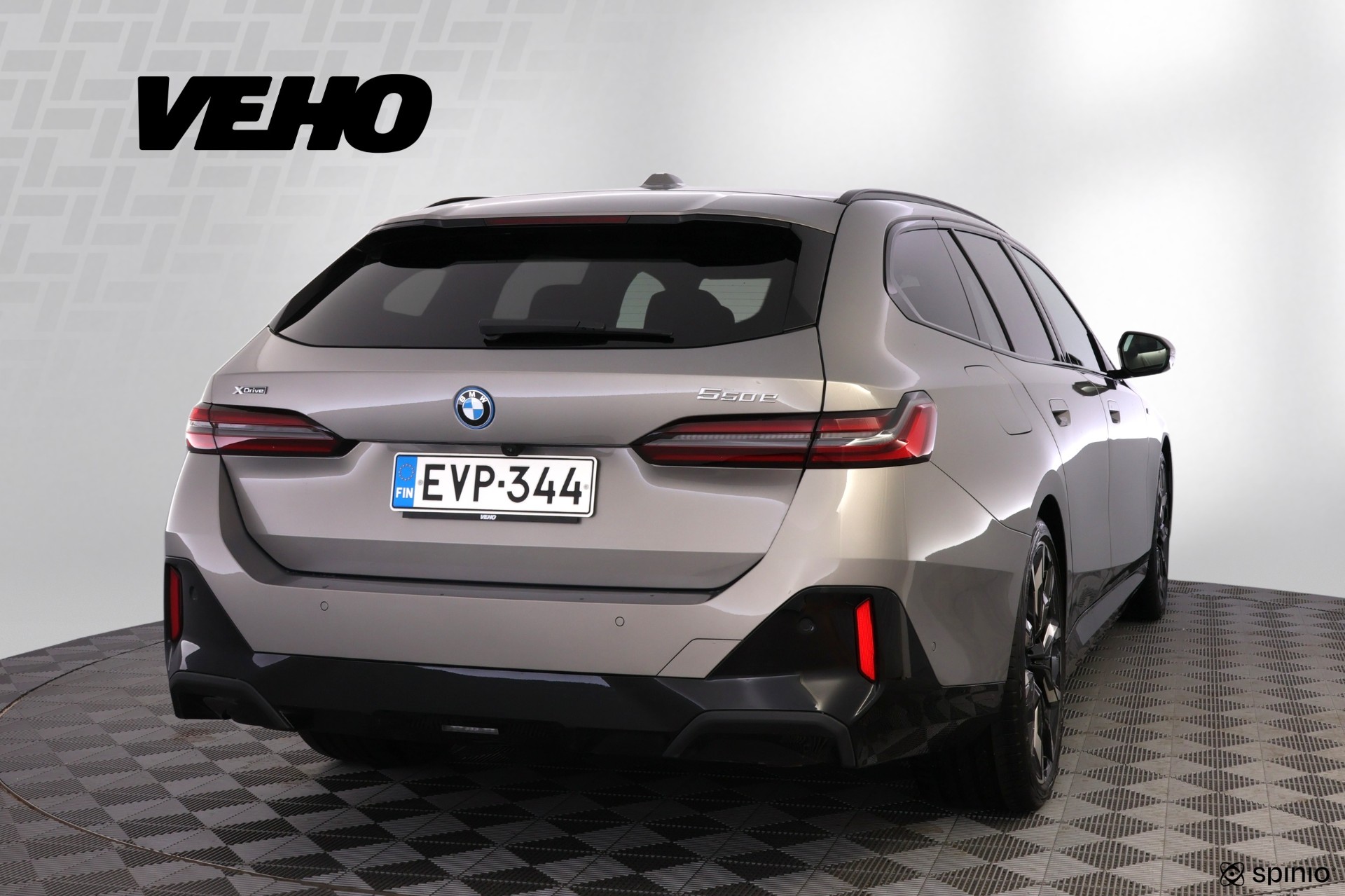 BMW 550 2024