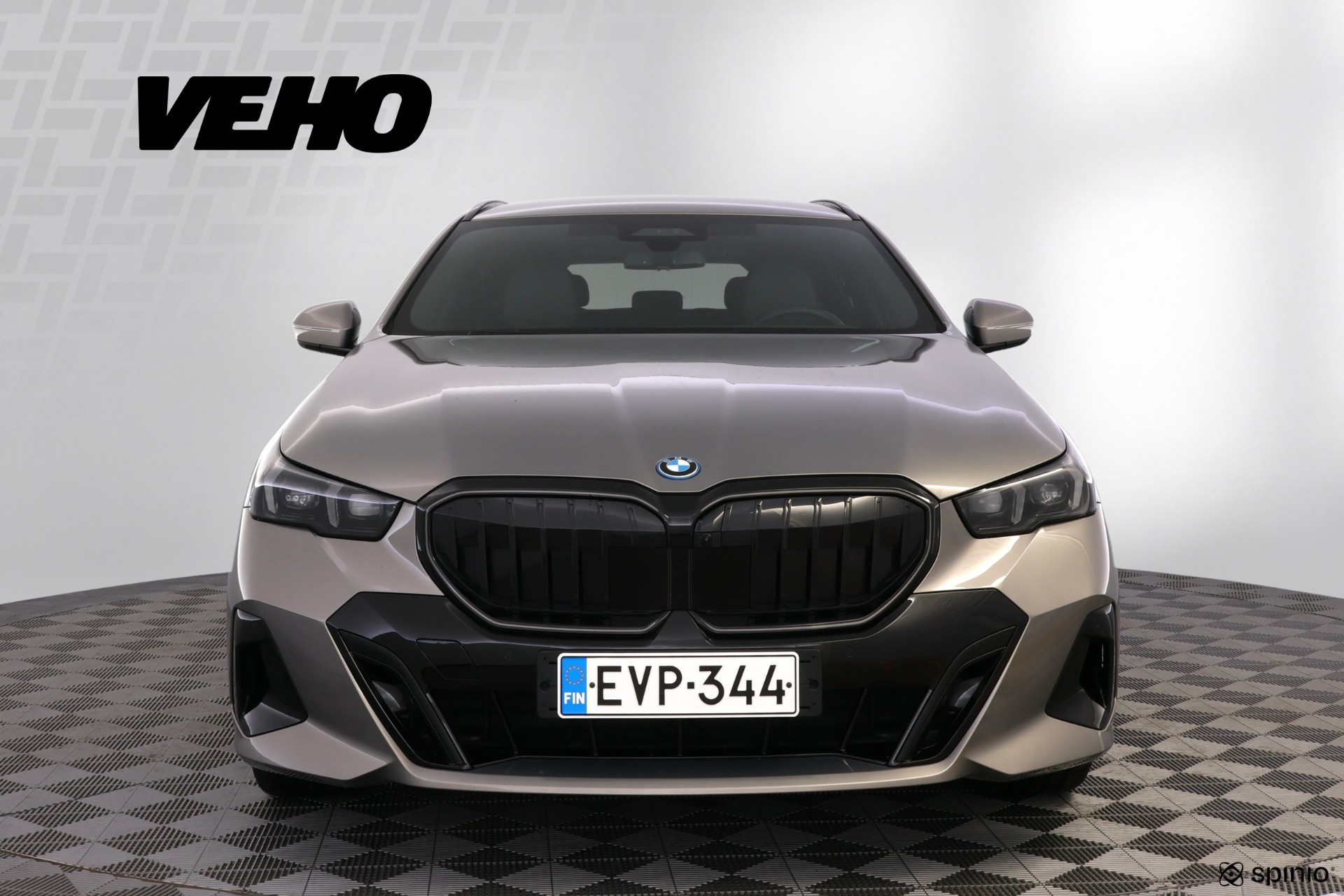 BMW 550 2024