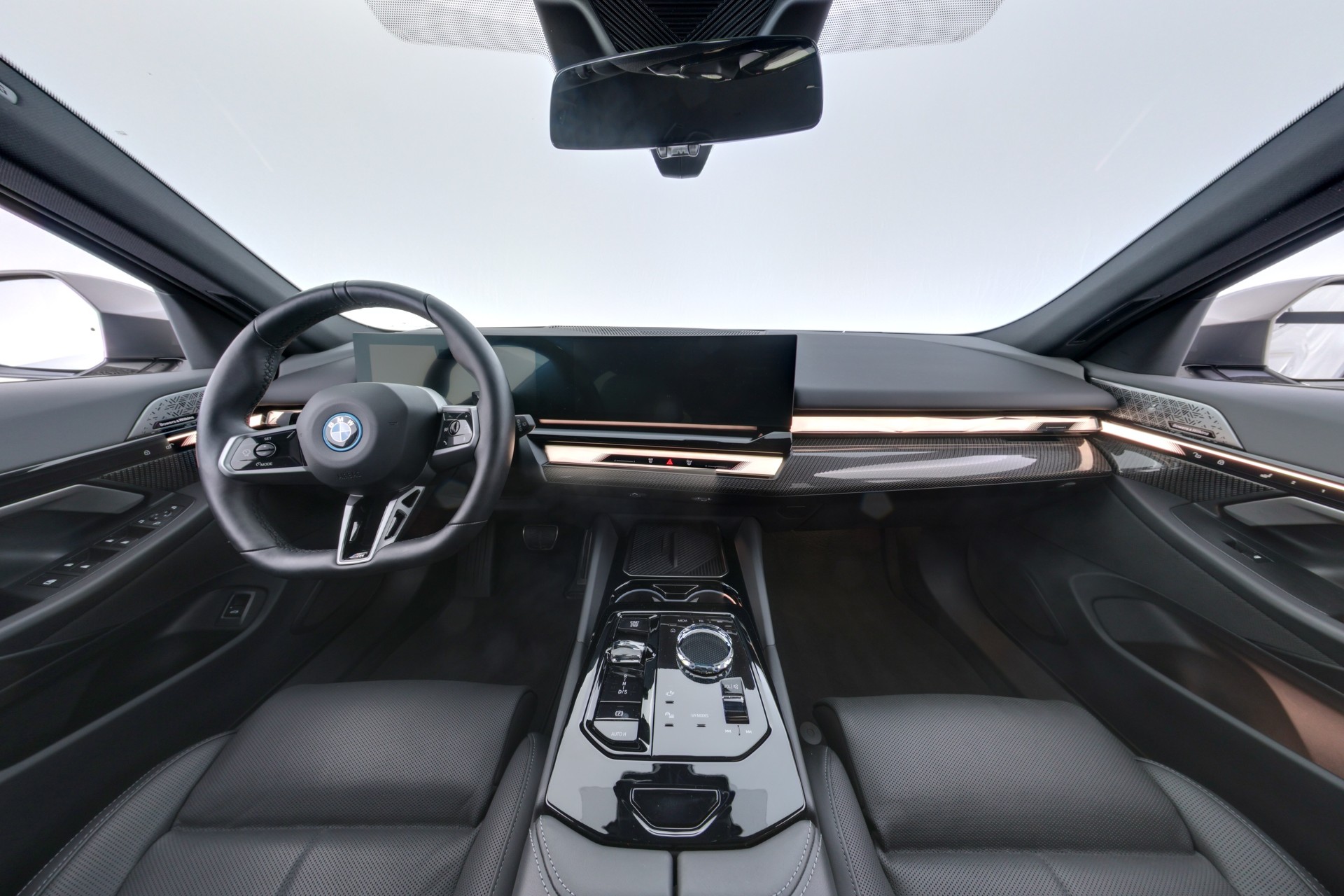 BMW 550 2024