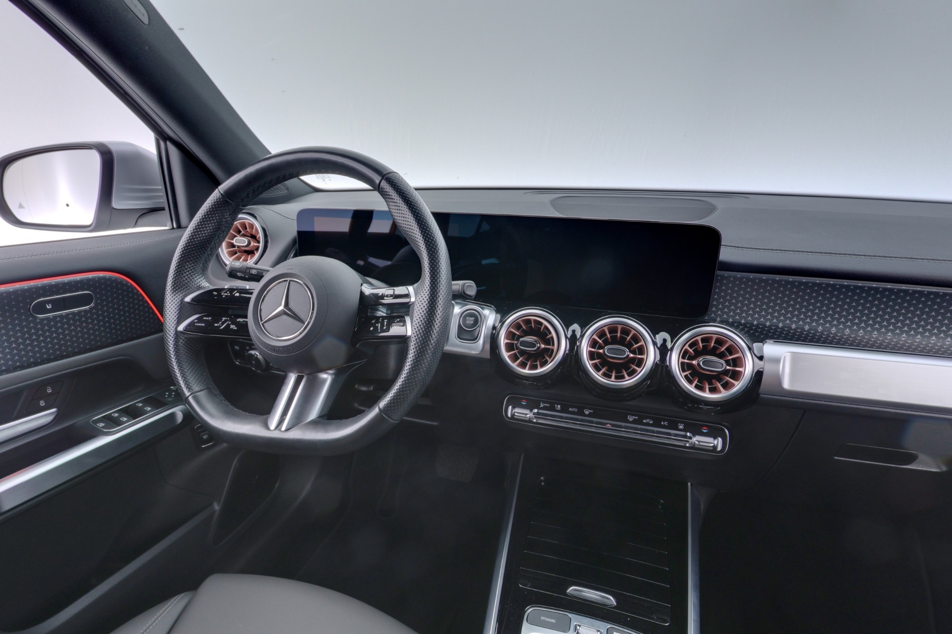 Mercedes-Benz EQB 2024