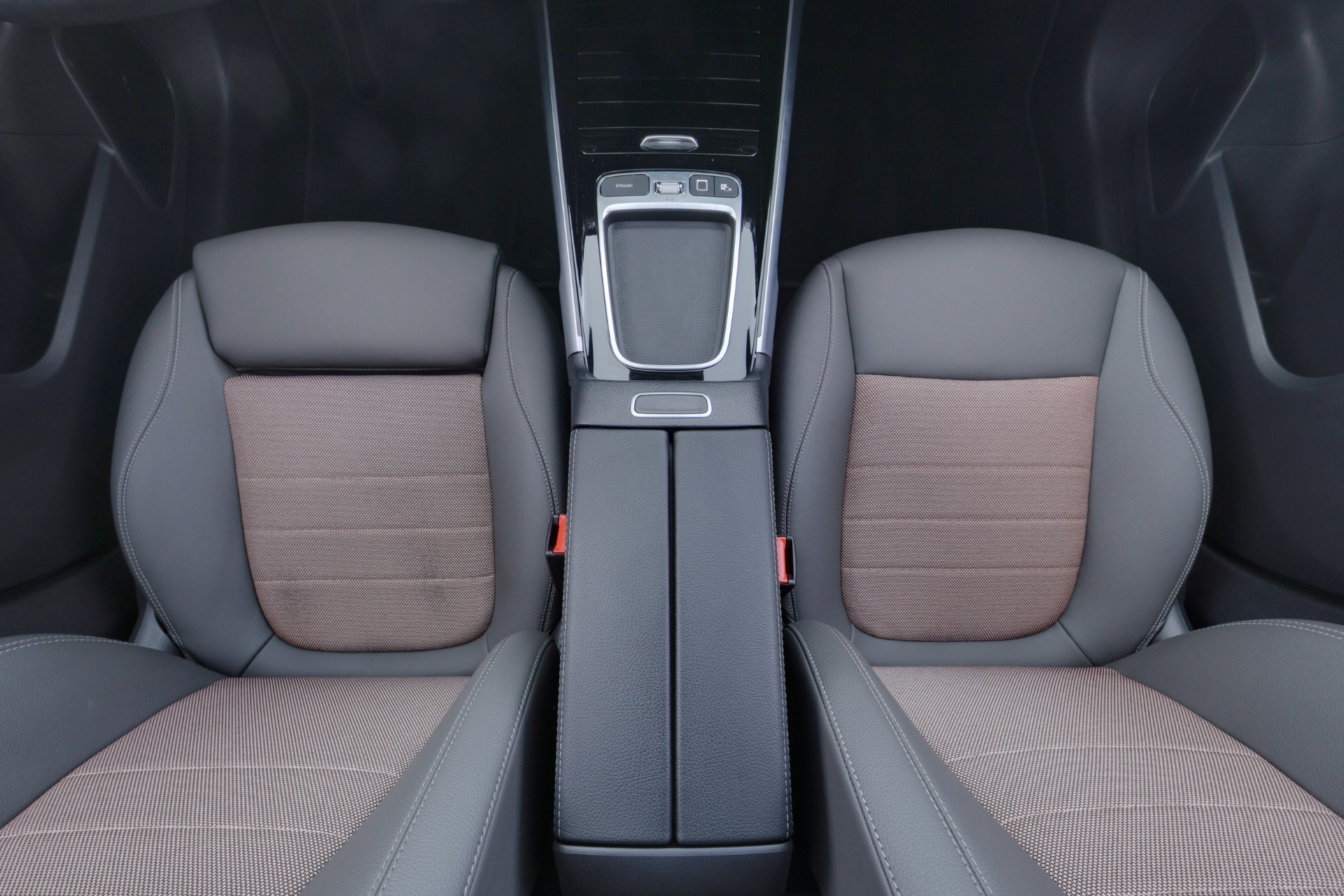Mercedes-Benz EQB 2024