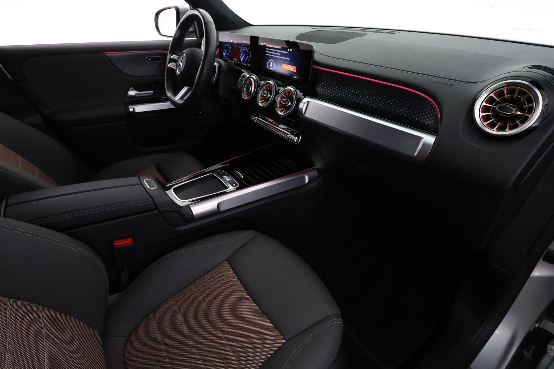 Mercedes-Benz EQB 2024