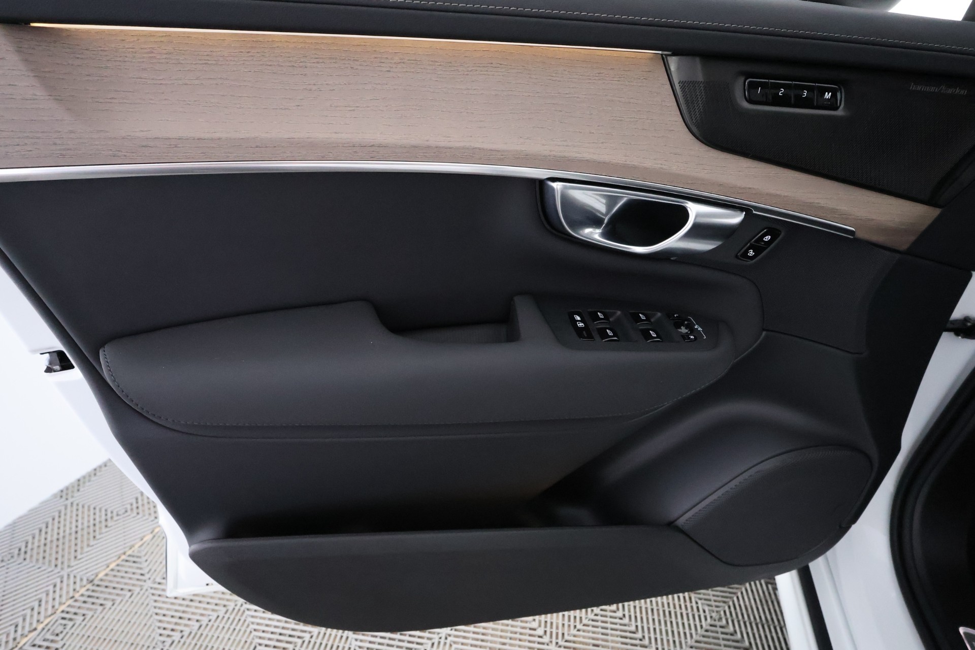 Volvo XC90 2025