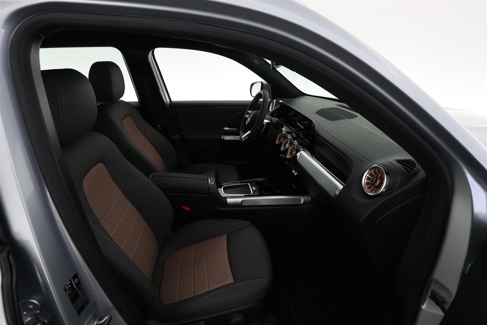 Mercedes-Benz EQB 2025