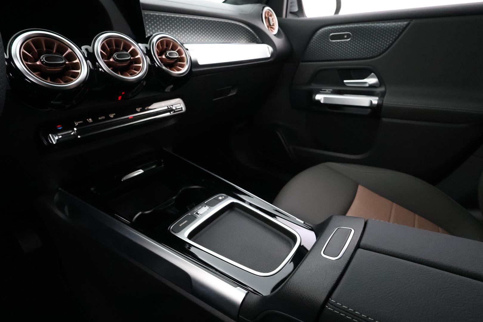Mercedes-Benz EQB 2025