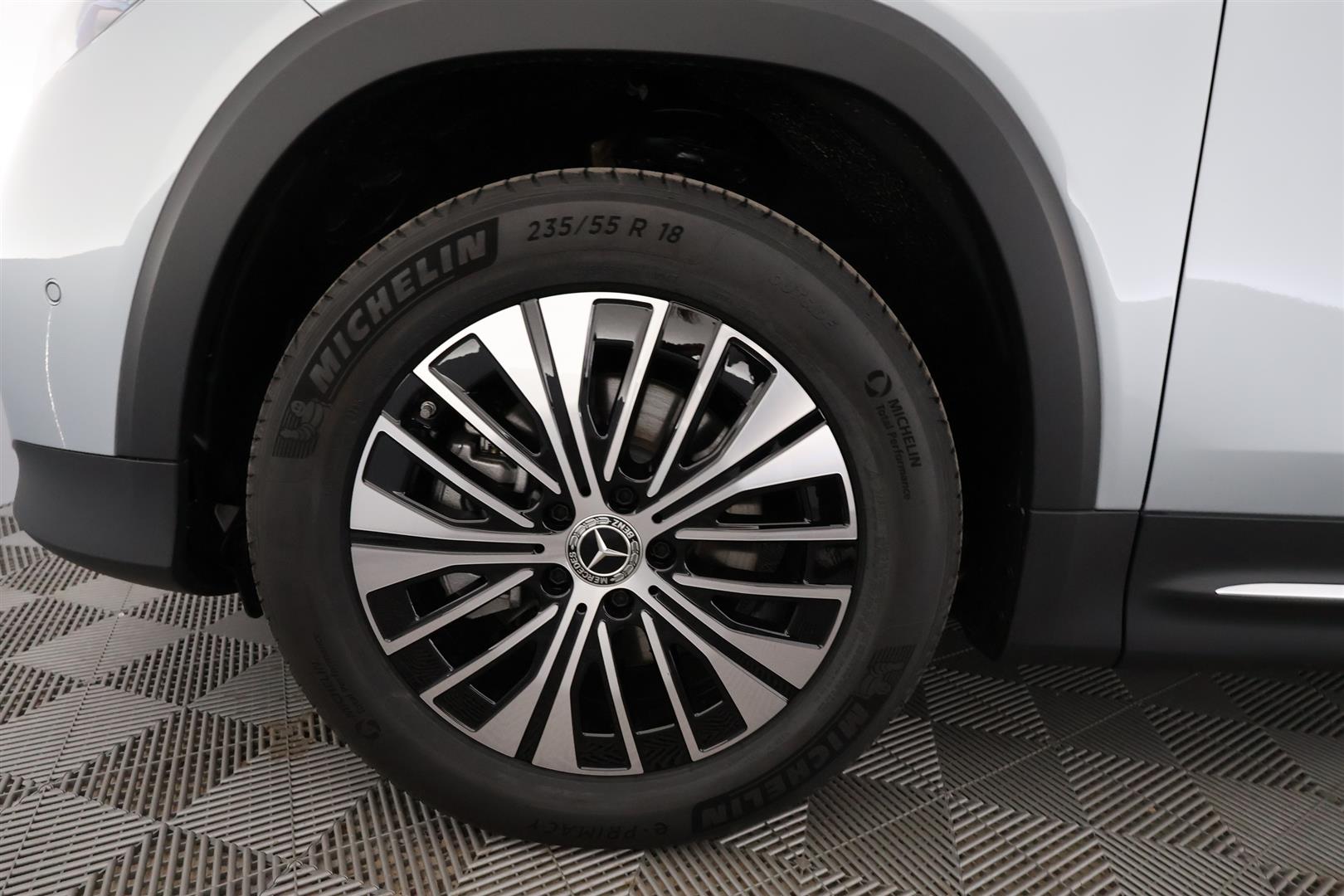 Mercedes-Benz EQB 2025