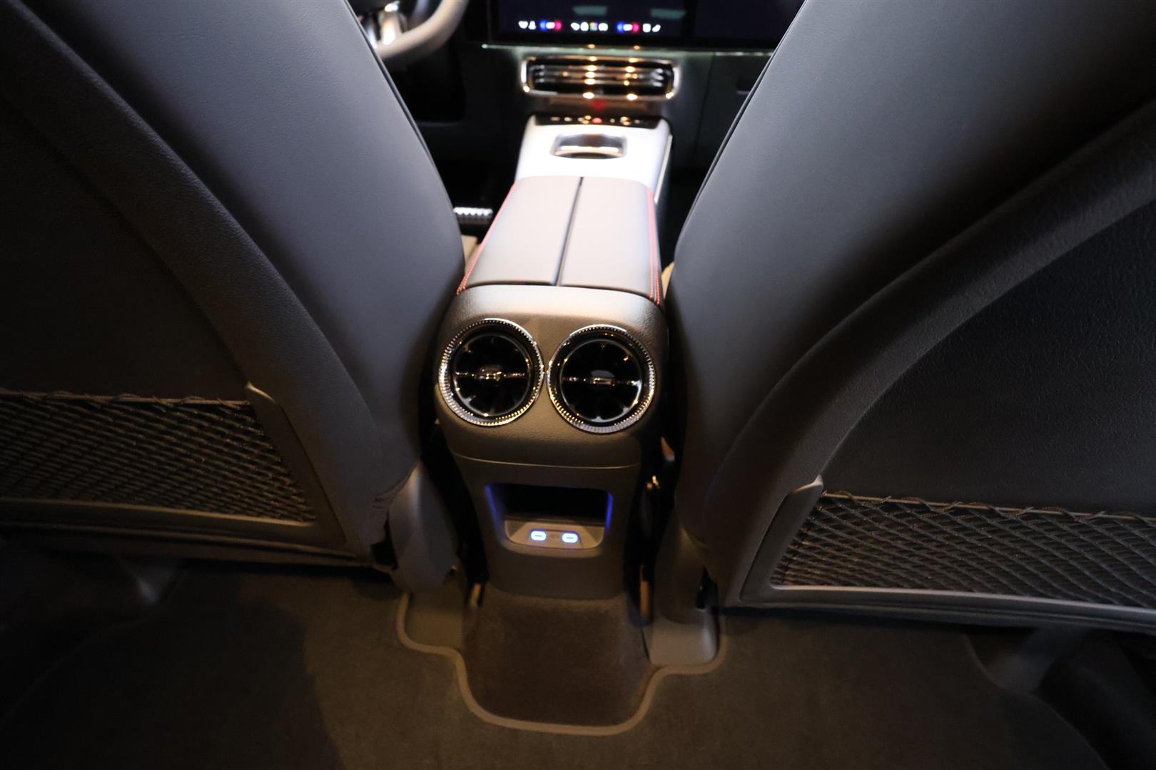 Mercedes-Benz GLB 2026