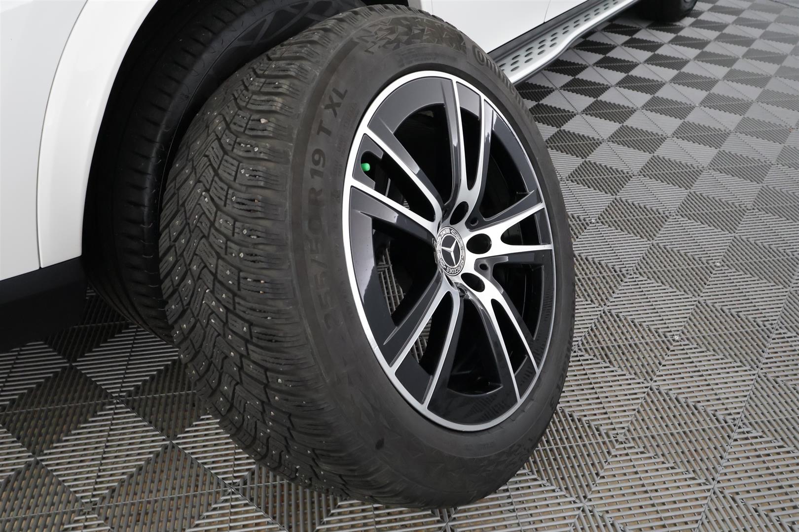 Mercedes-Benz GLC 2023