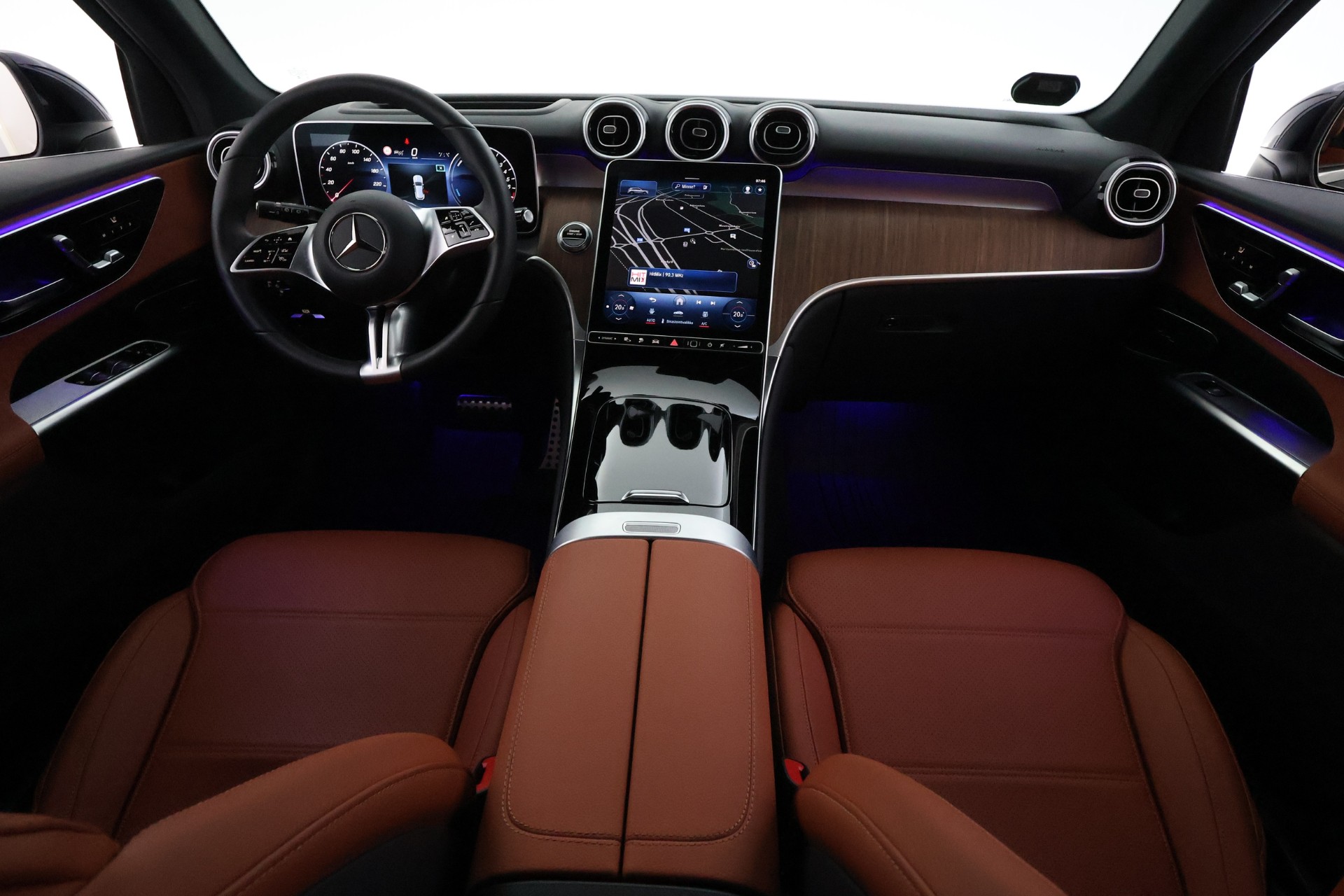 MERCEDES-BENZ GLC 2023