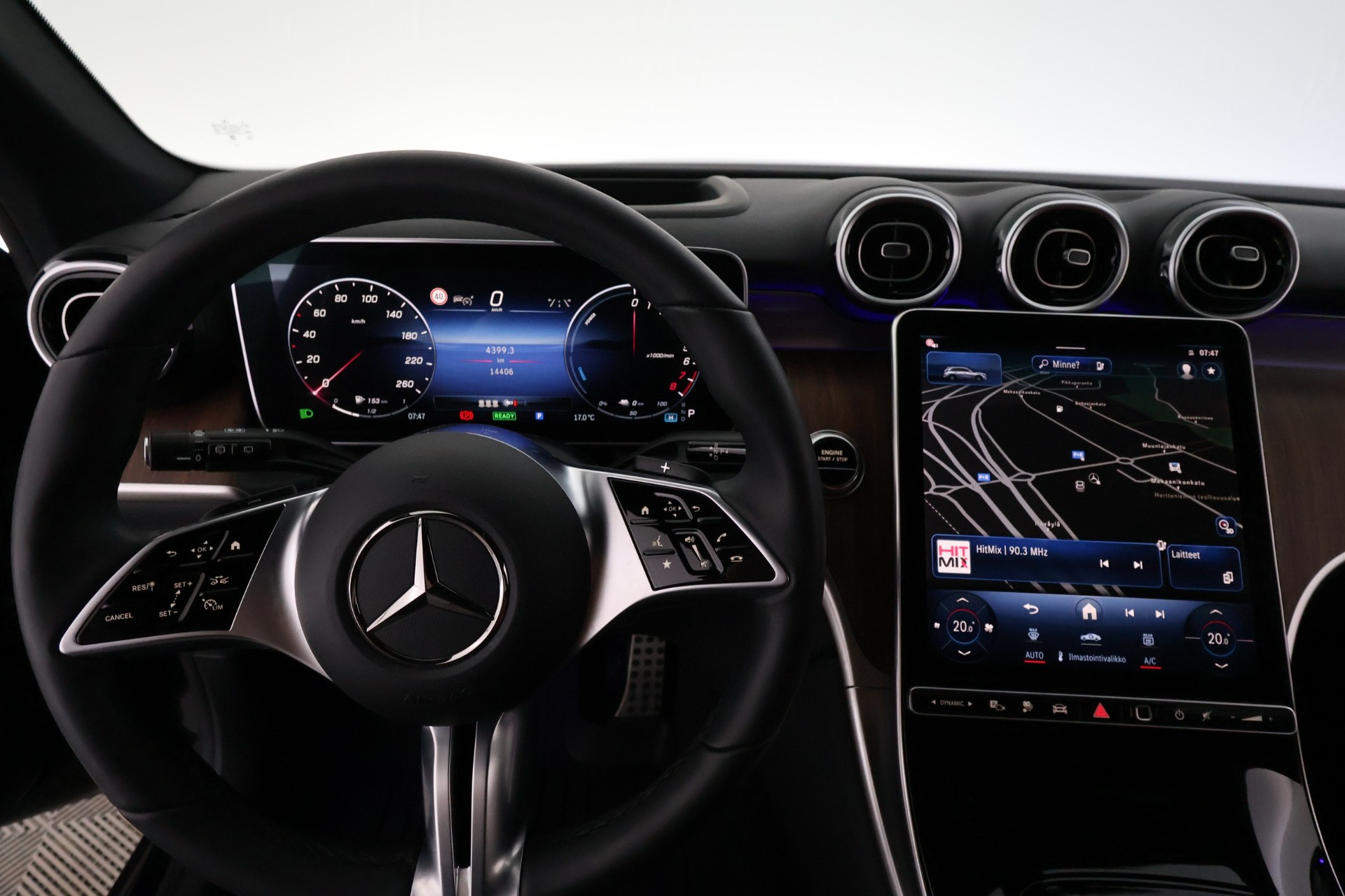 MERCEDES-BENZ GLC 2023