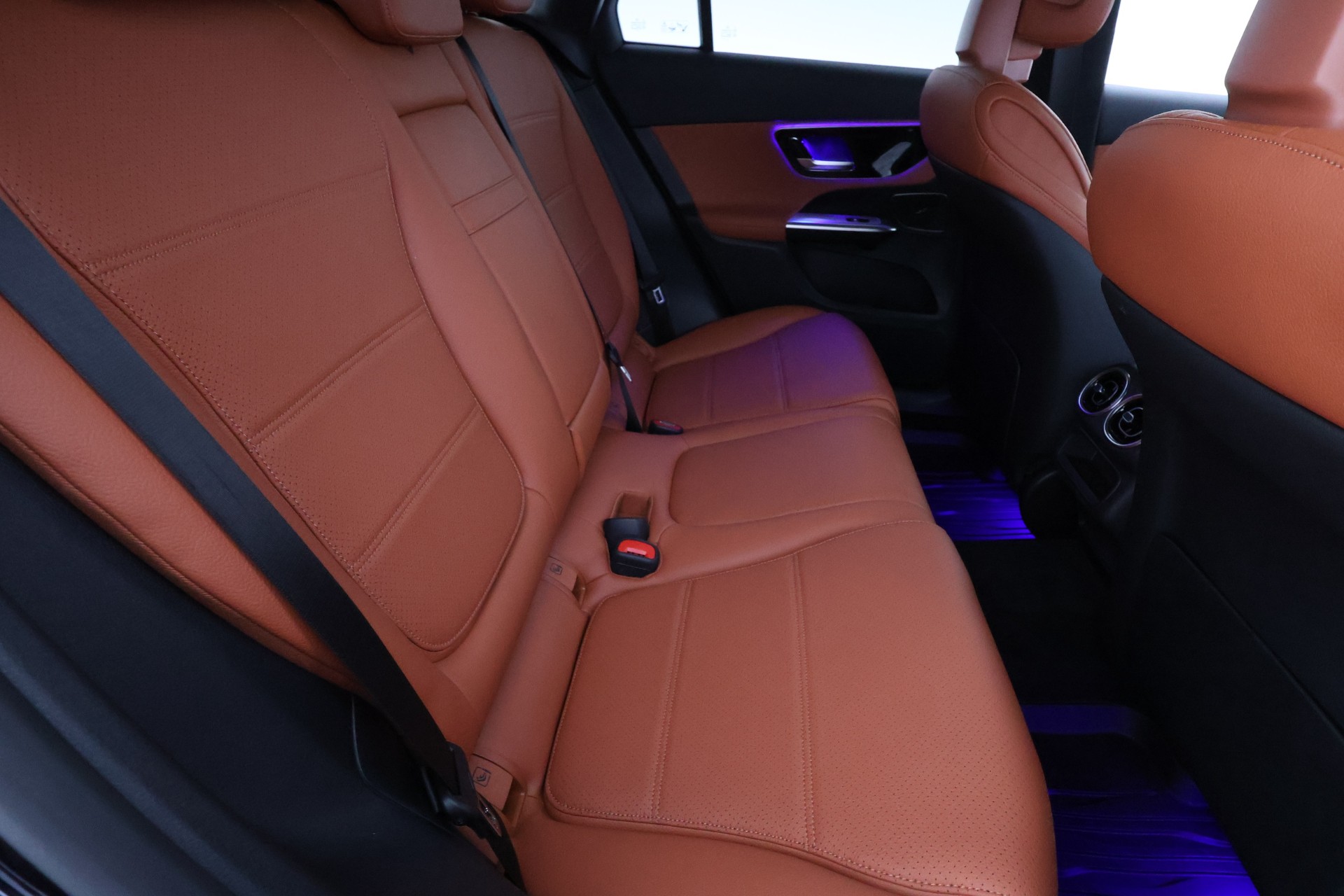 MERCEDES-BENZ GLC 2023