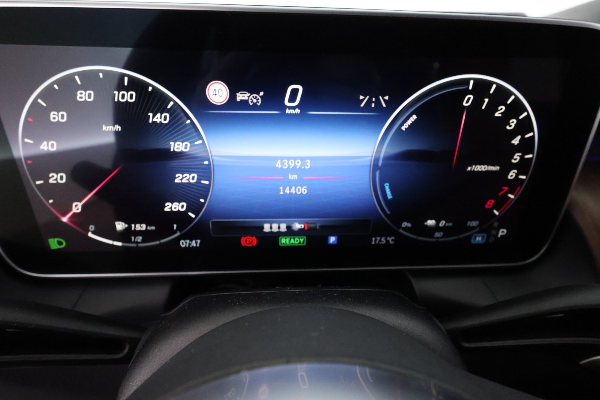 MERCEDES-BENZ GLC 2023