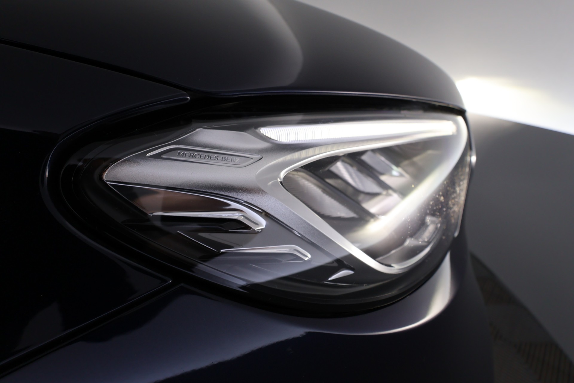 MERCEDES-BENZ GLC 2023