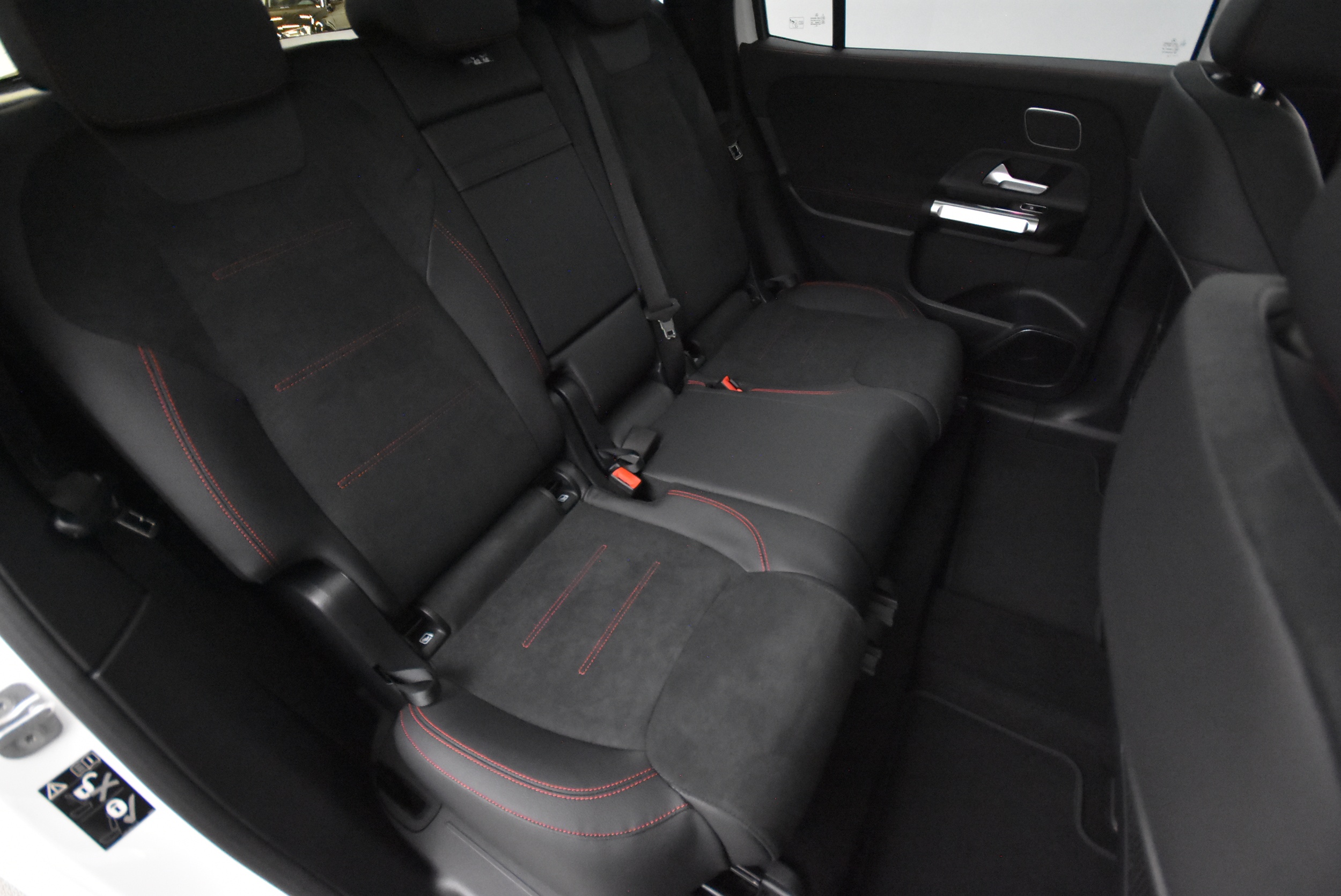 Mercedes-Benz EQB 2025