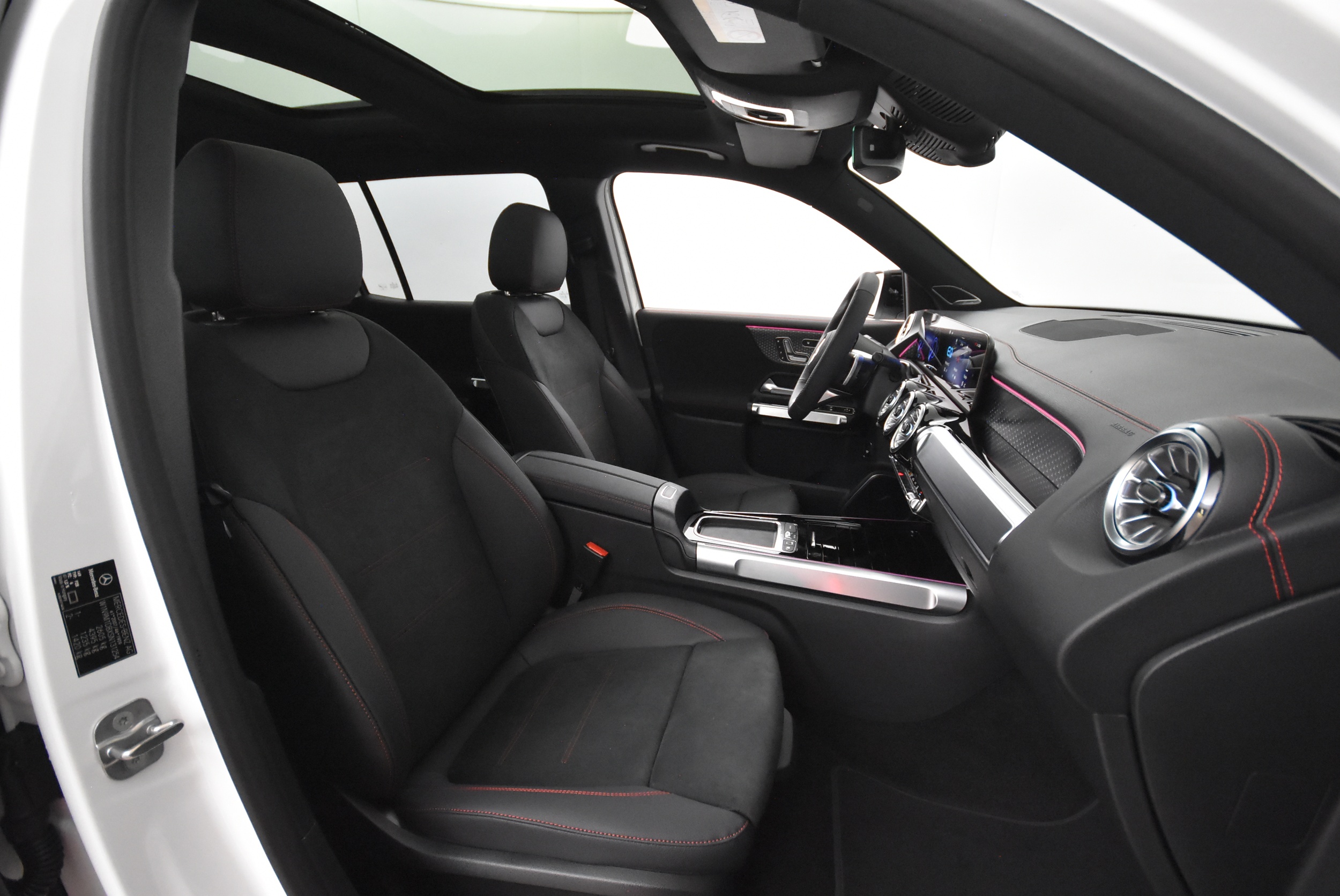 Mercedes-Benz EQB 2025