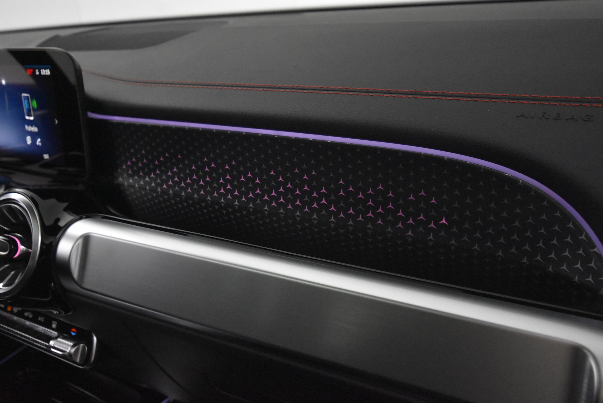 Mercedes-Benz EQB 2025