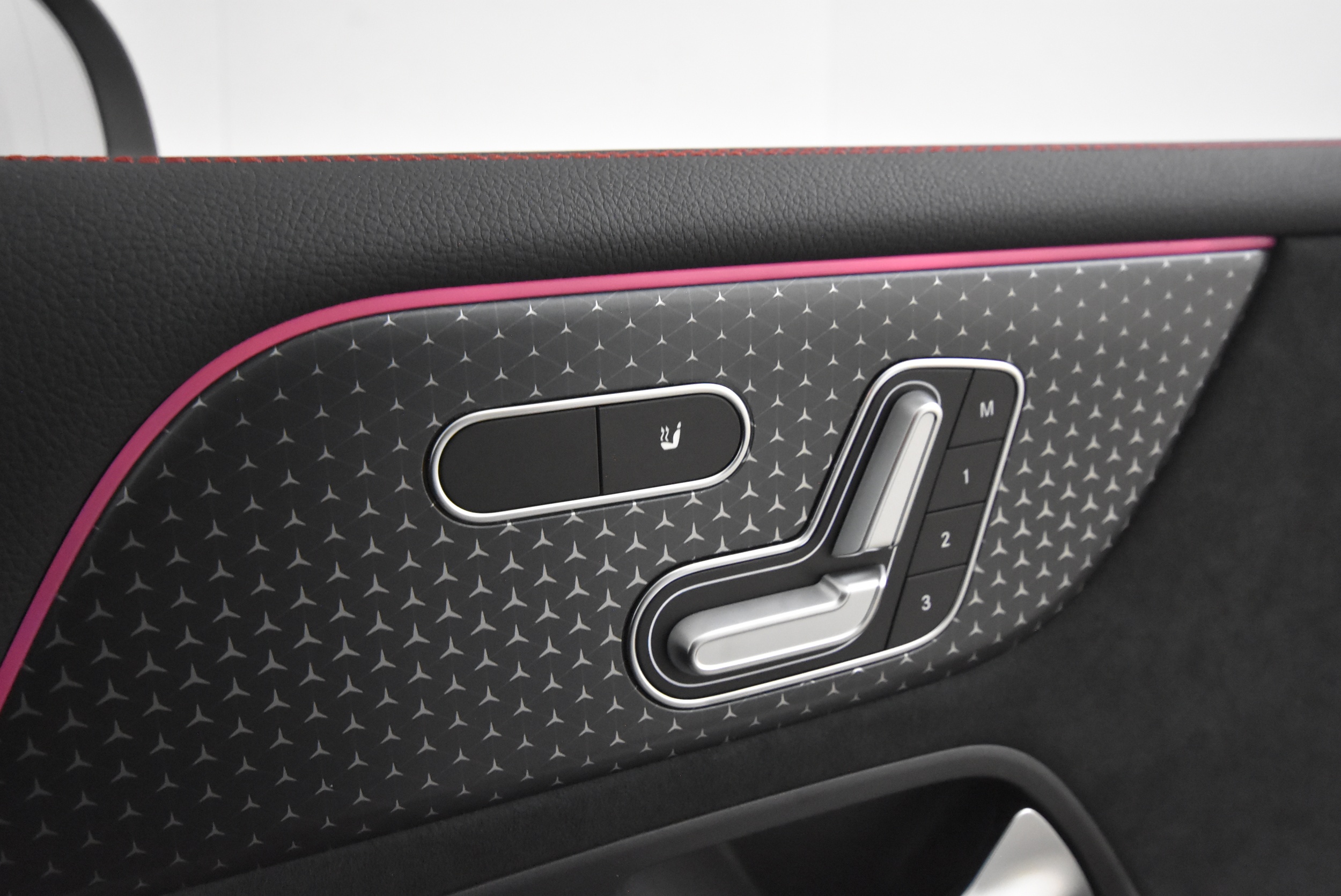 Mercedes-Benz EQB 2025