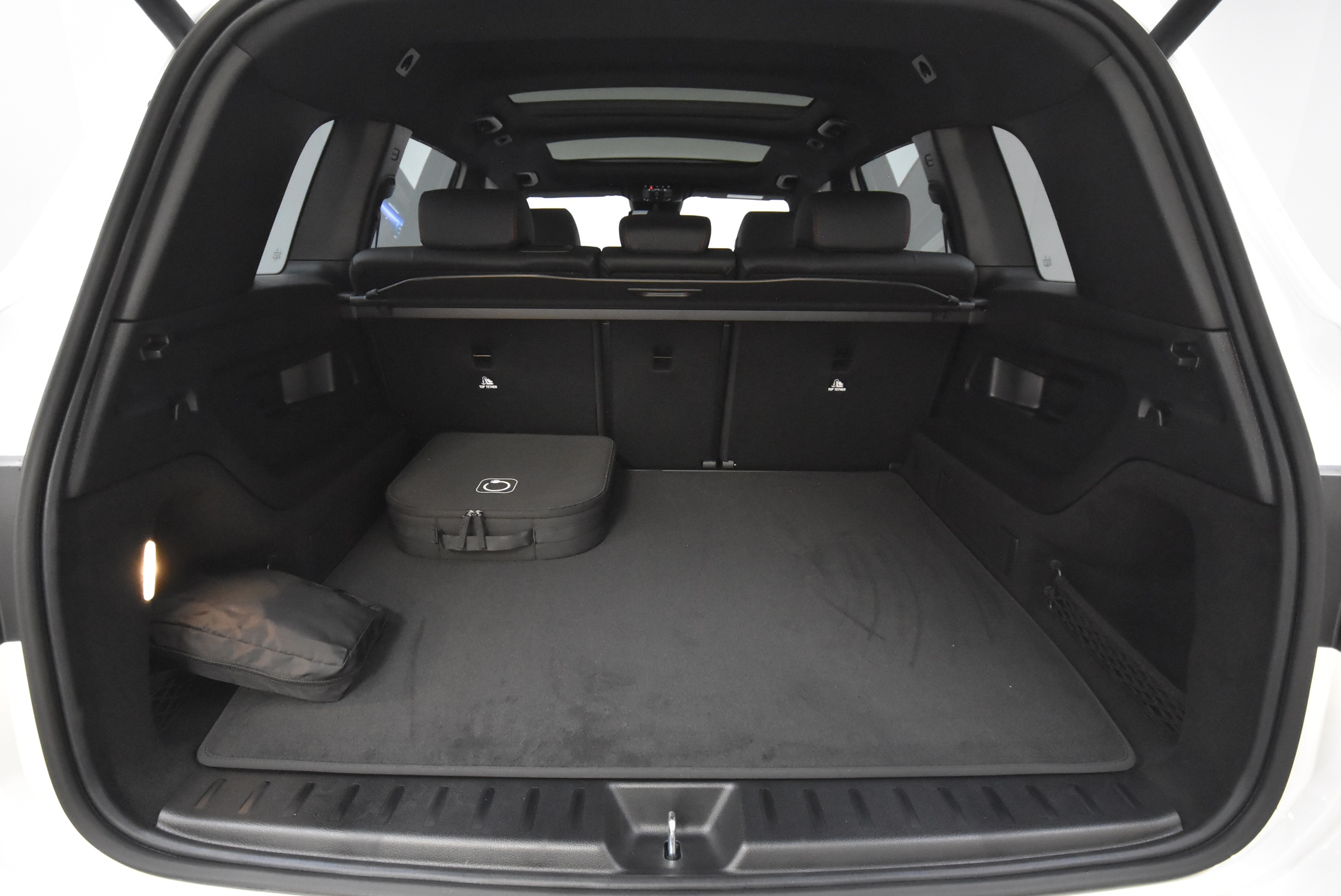 Mercedes-Benz EQB 2025