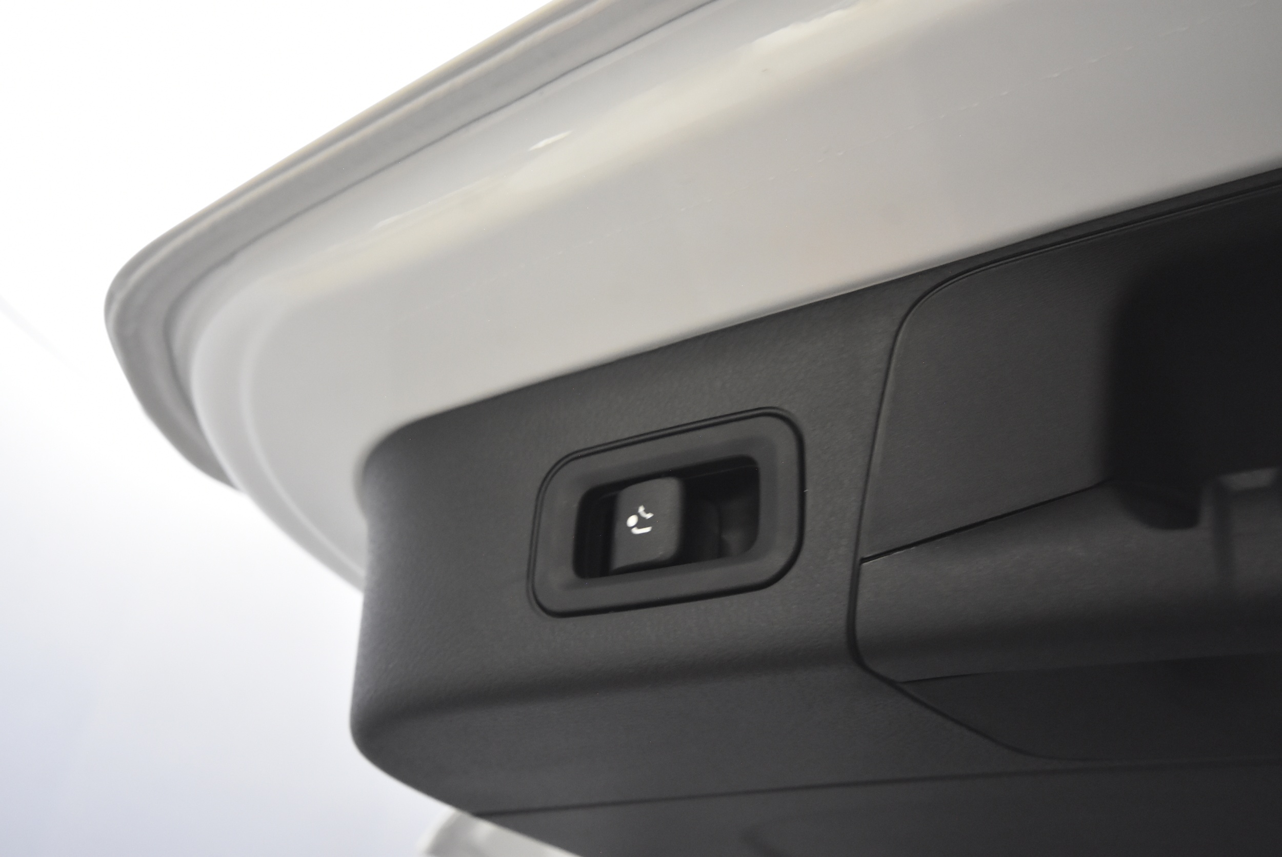 Mercedes-Benz EQB 2025