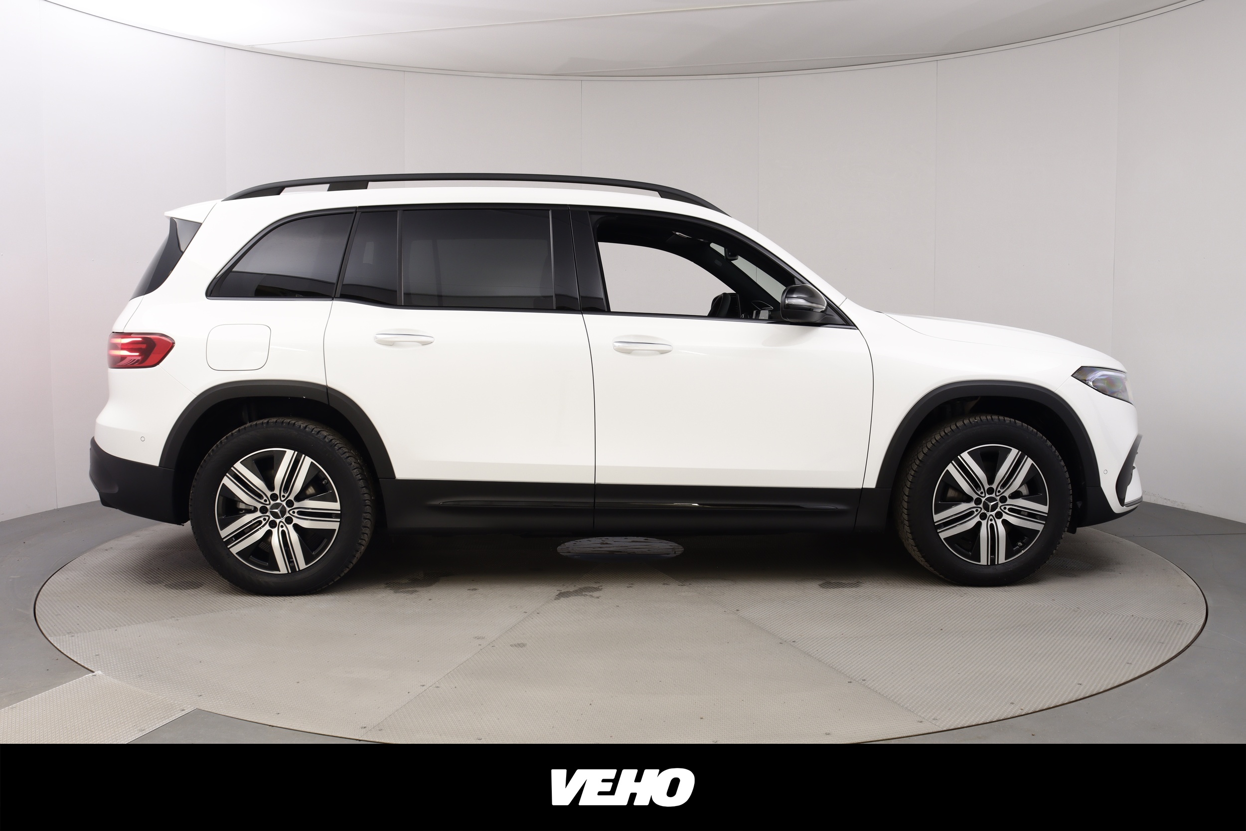 Mercedes-Benz EQB 2025