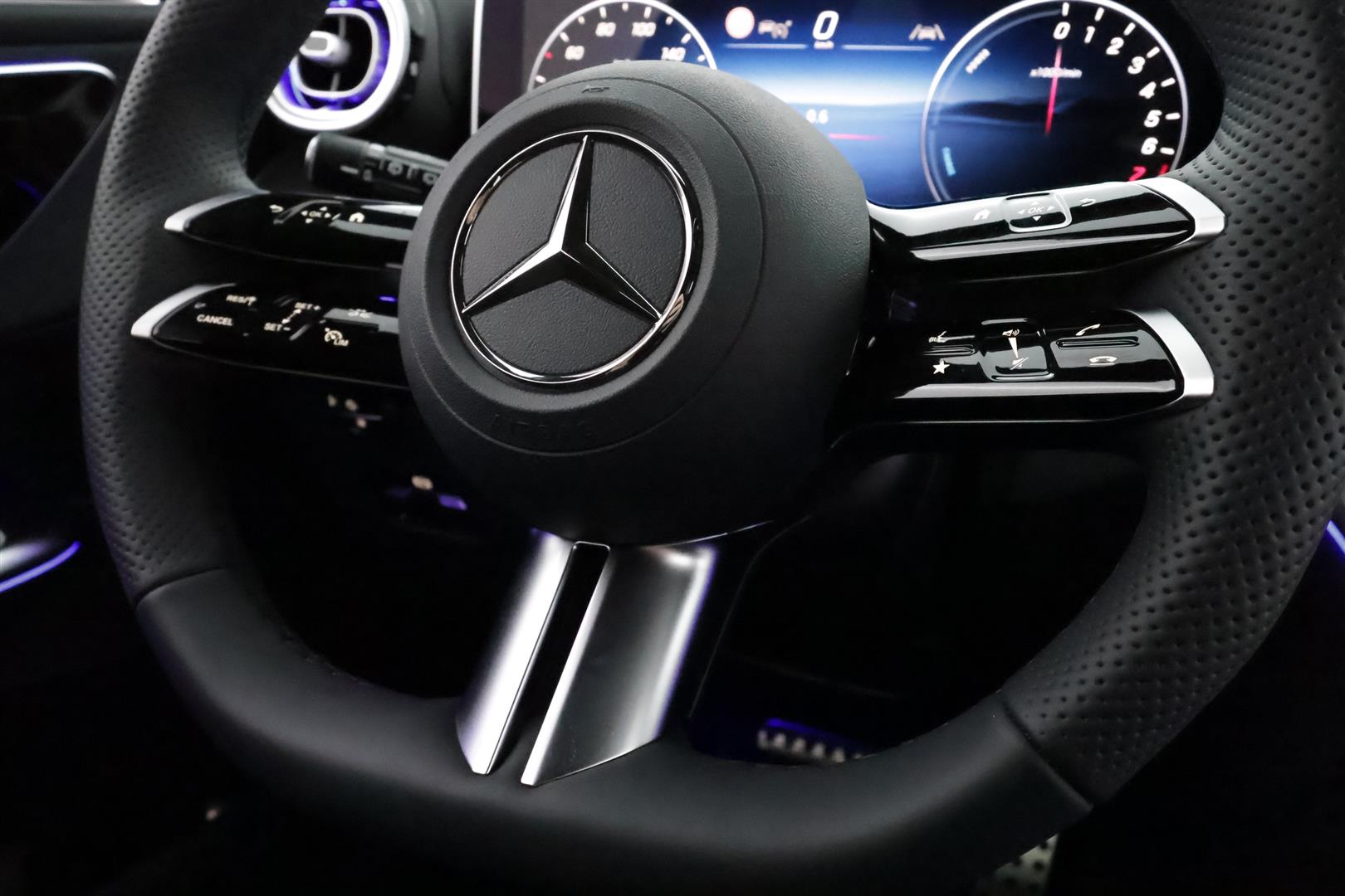 Mercedes-Benz GLC 2025