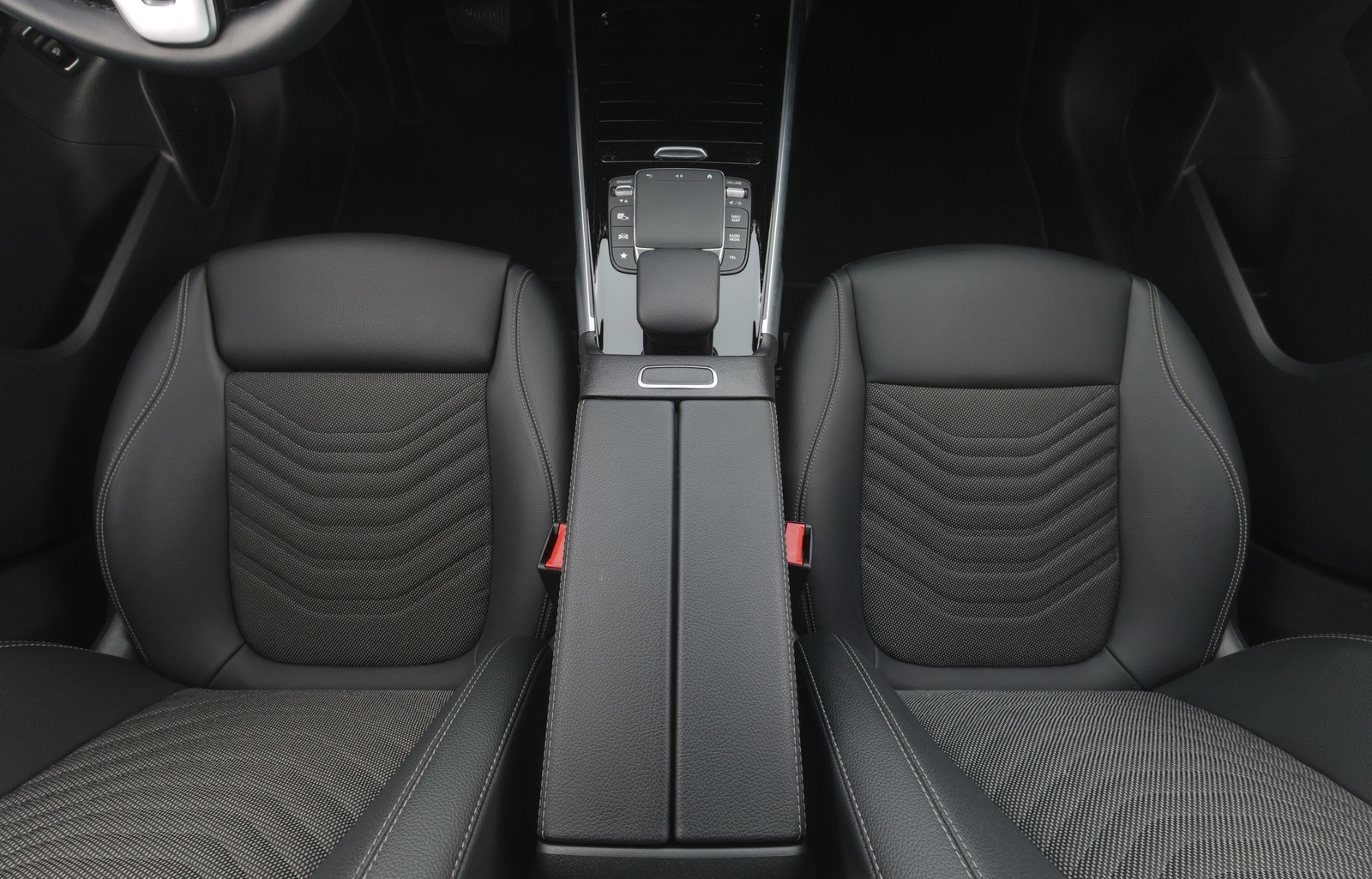 Mercedes-Benz EQB 2023