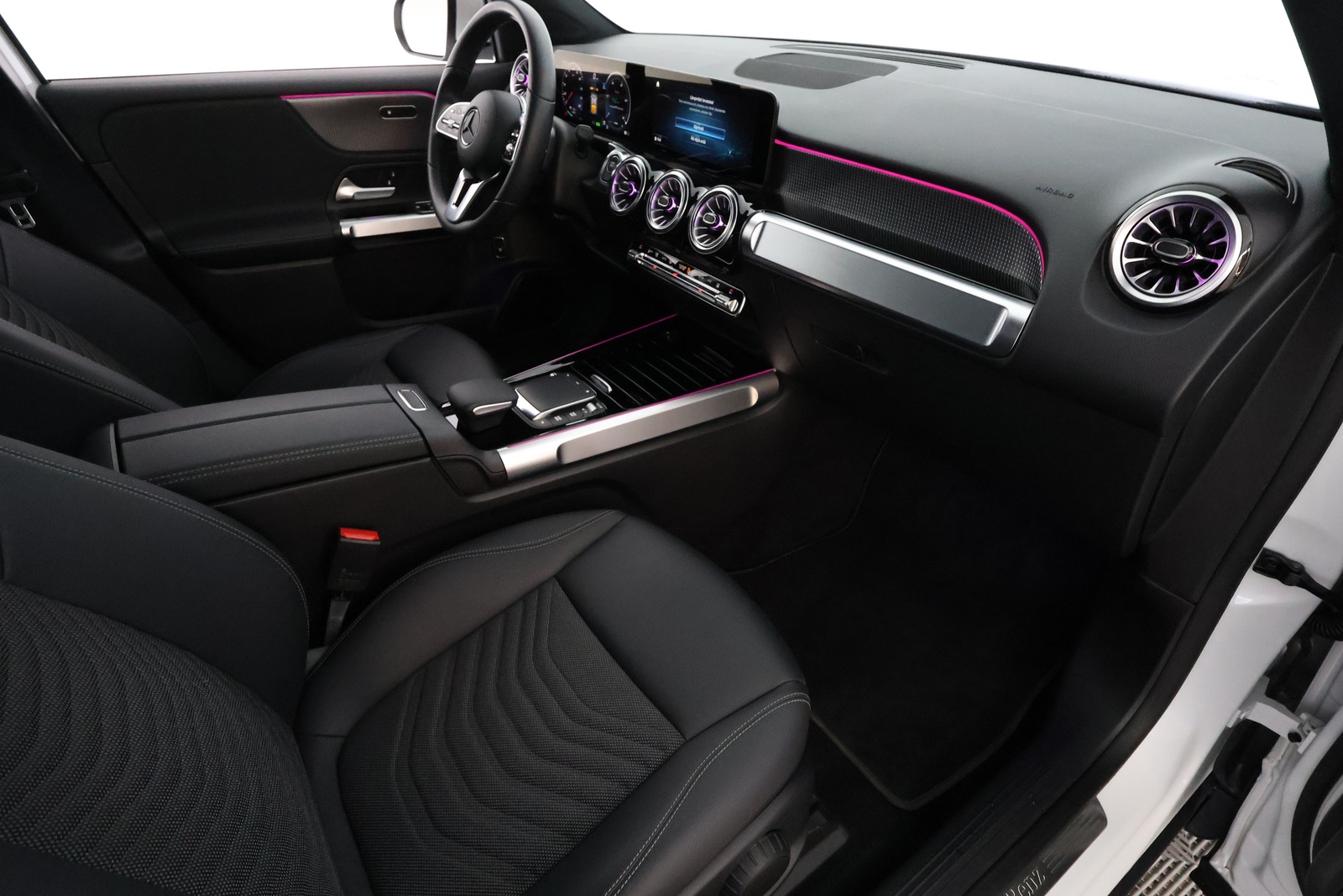 Mercedes-Benz EQB 2023