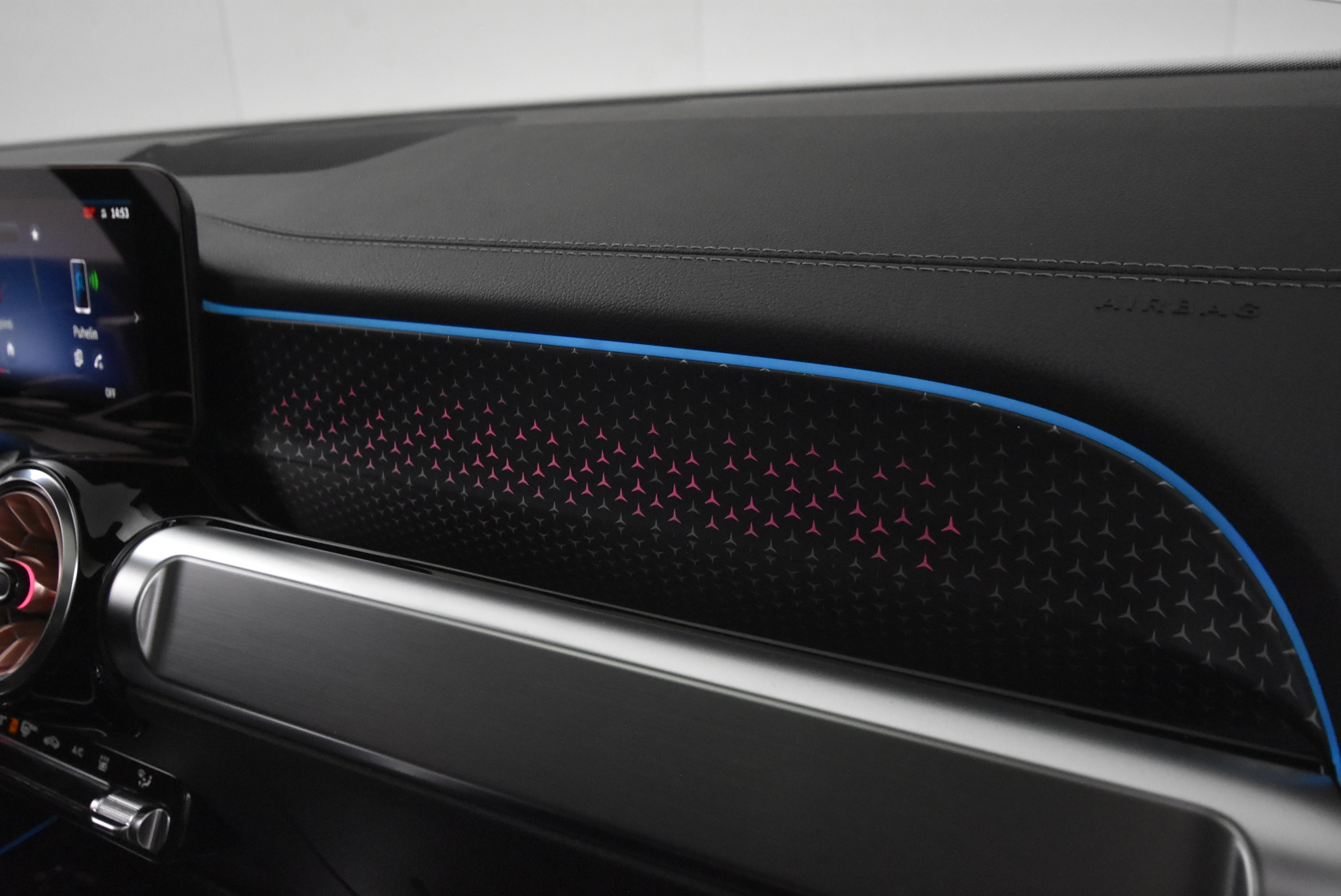 Mercedes-Benz EQB 2025