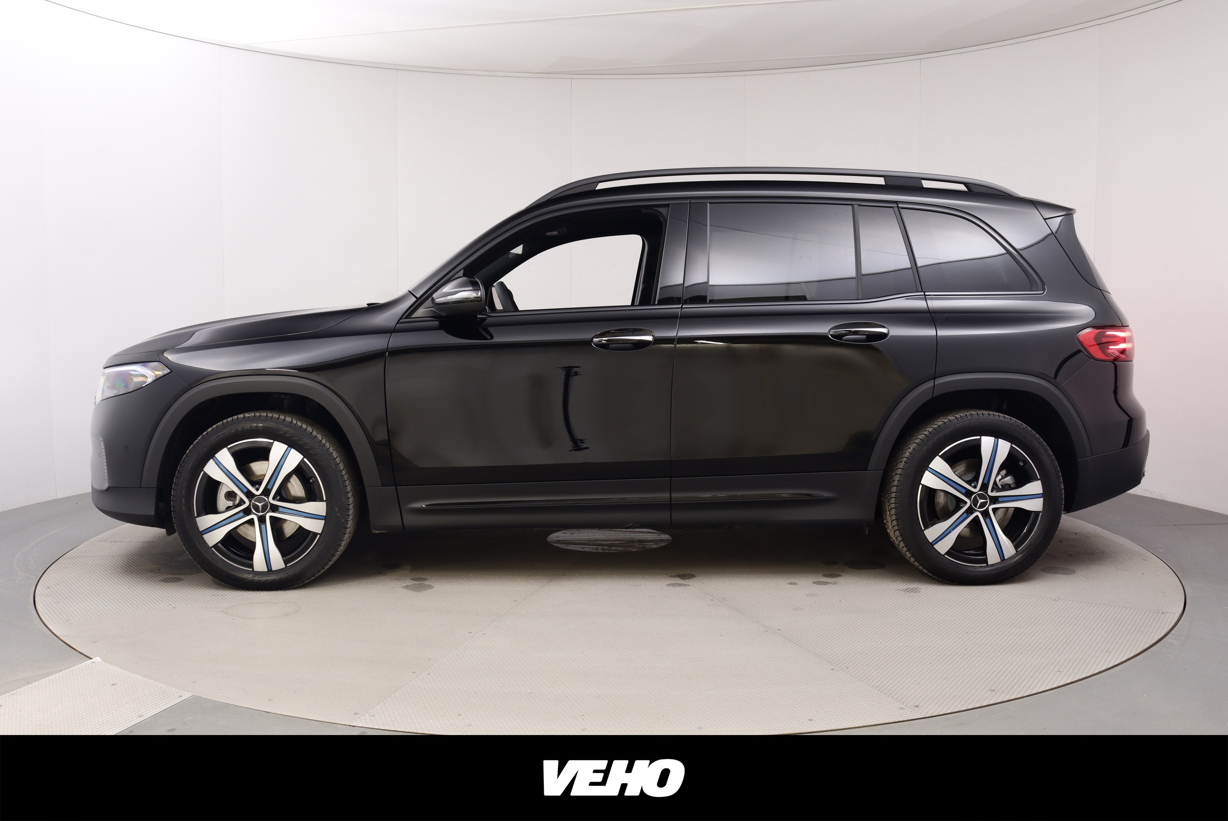 Mercedes-Benz EQB 2025