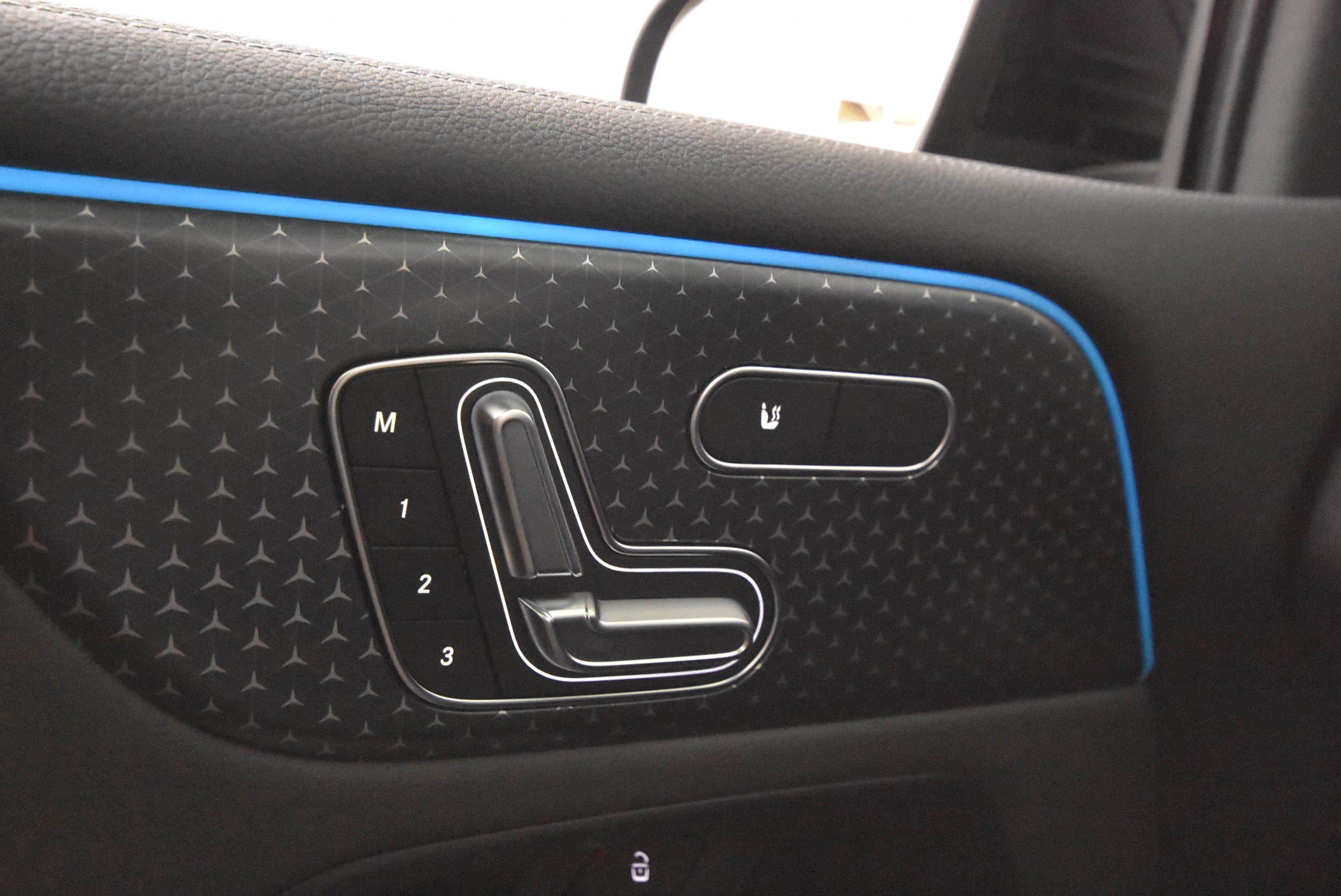 Mercedes-Benz EQB 2025