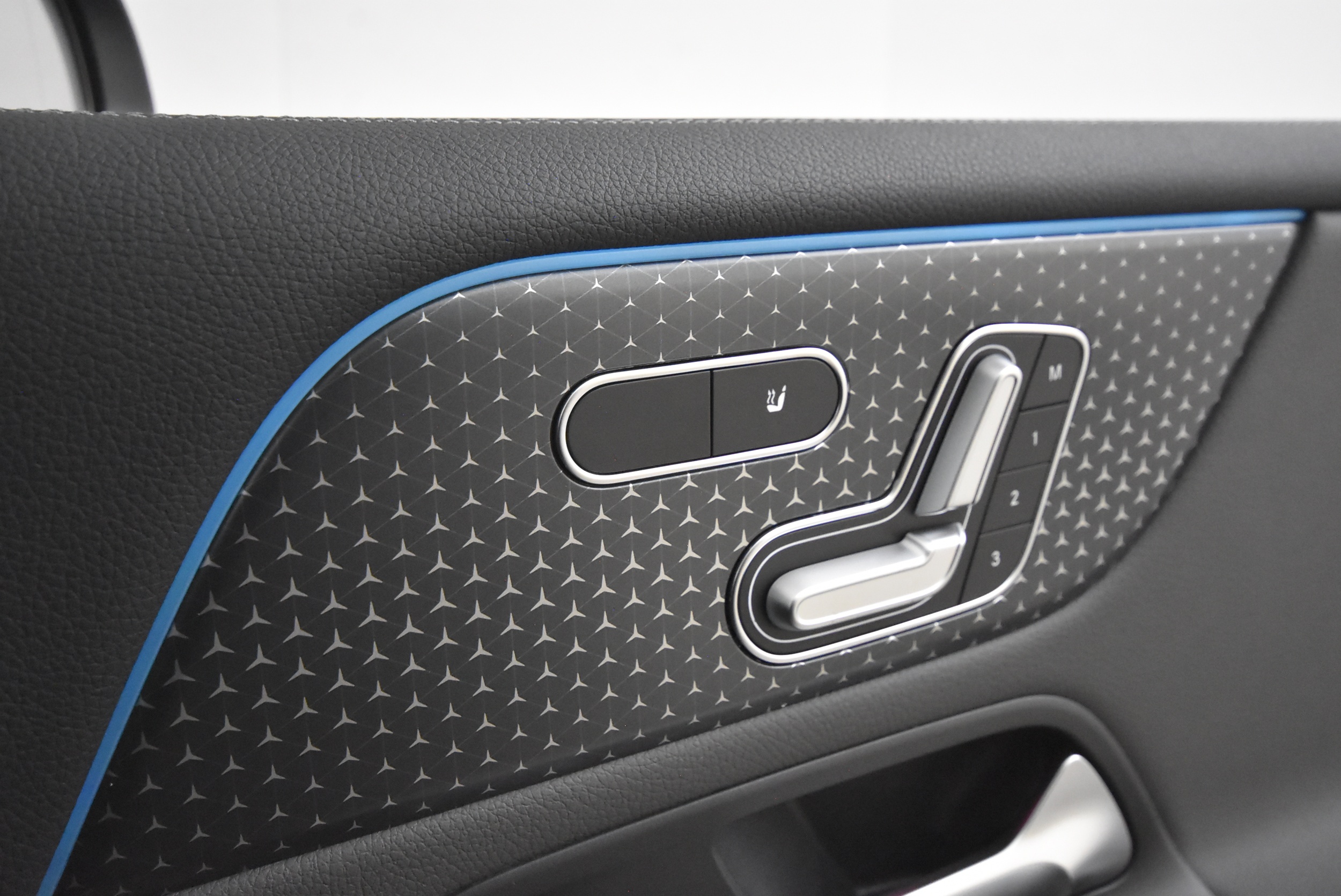 Mercedes-Benz EQB 2025