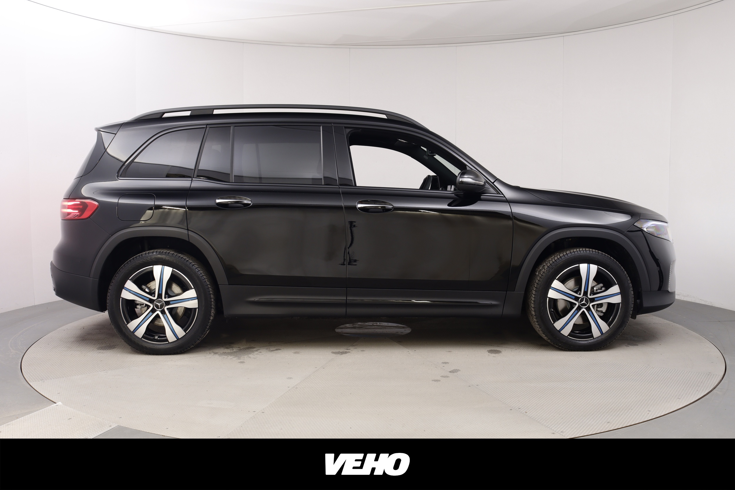 Mercedes-Benz EQB 2025