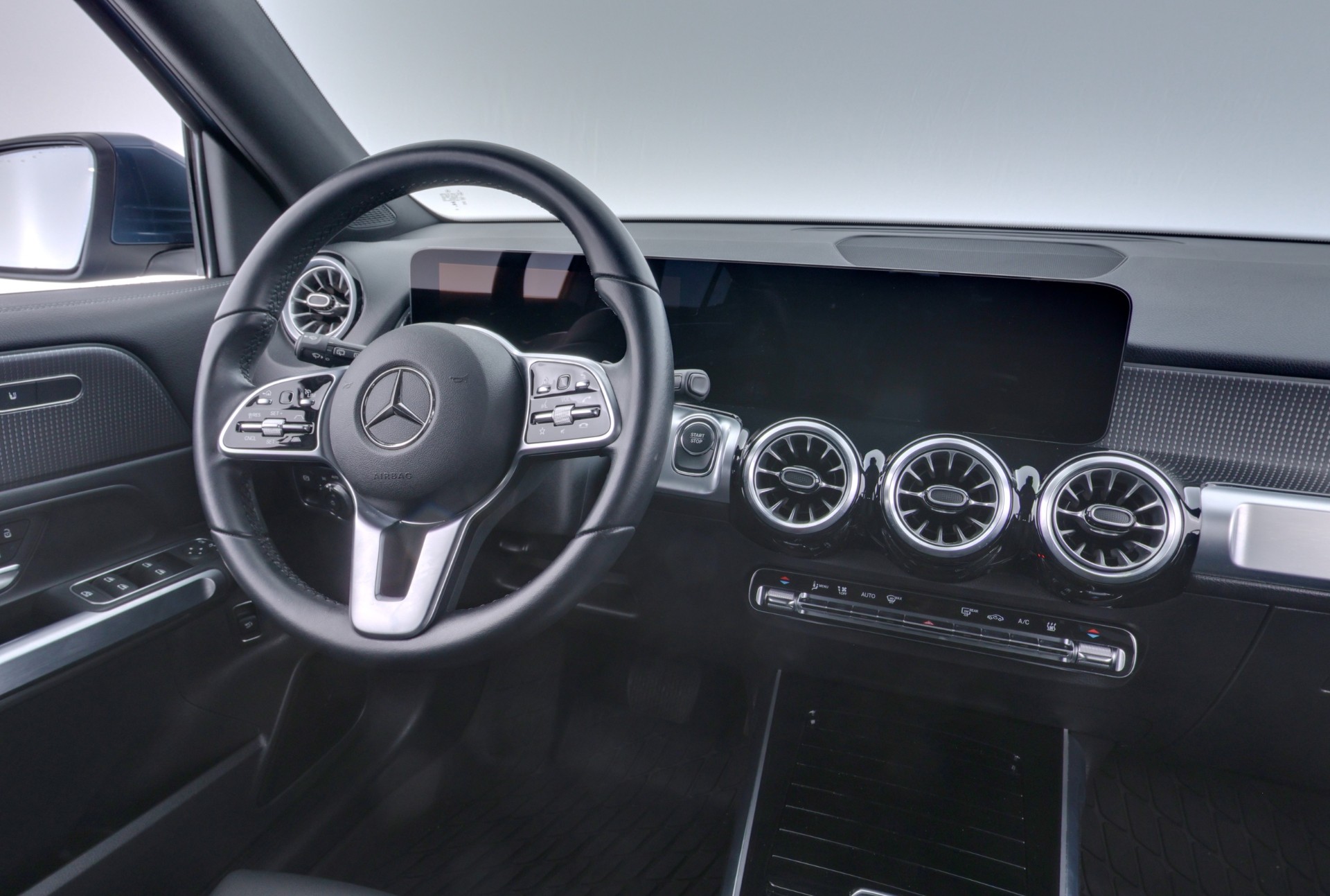 Mercedes-Benz EQB 2022