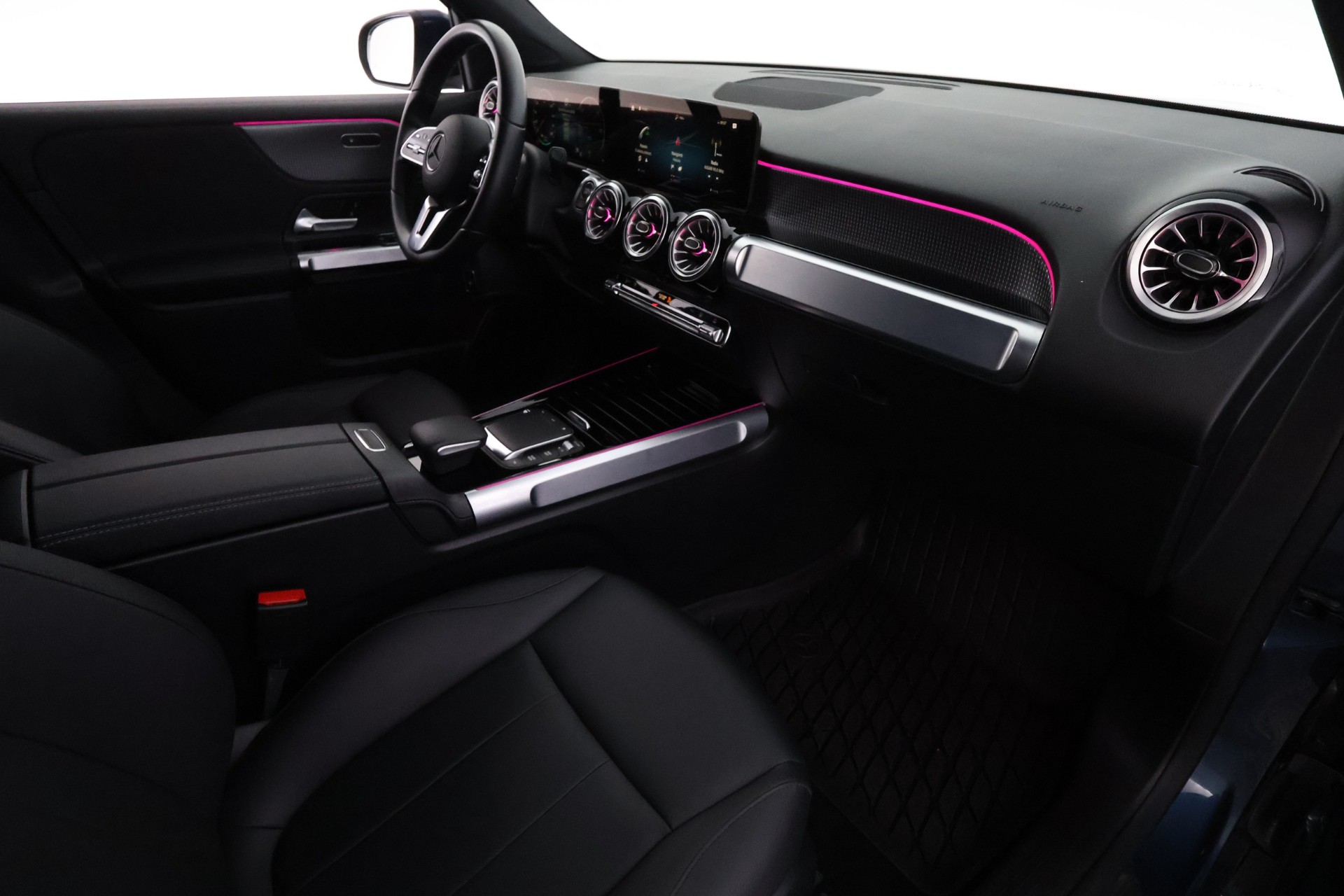 Mercedes-Benz EQB 2022