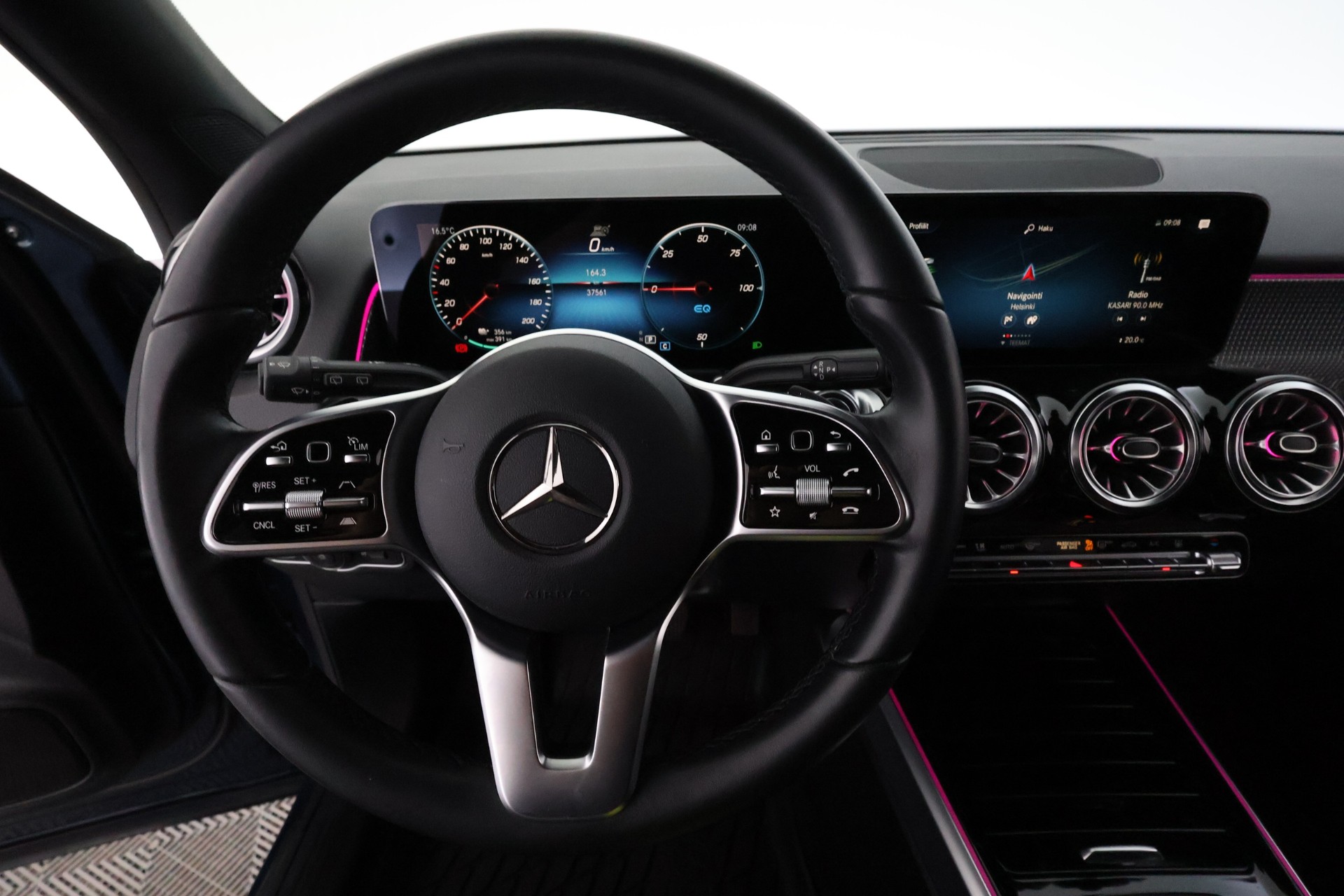 Mercedes-Benz EQB 2022