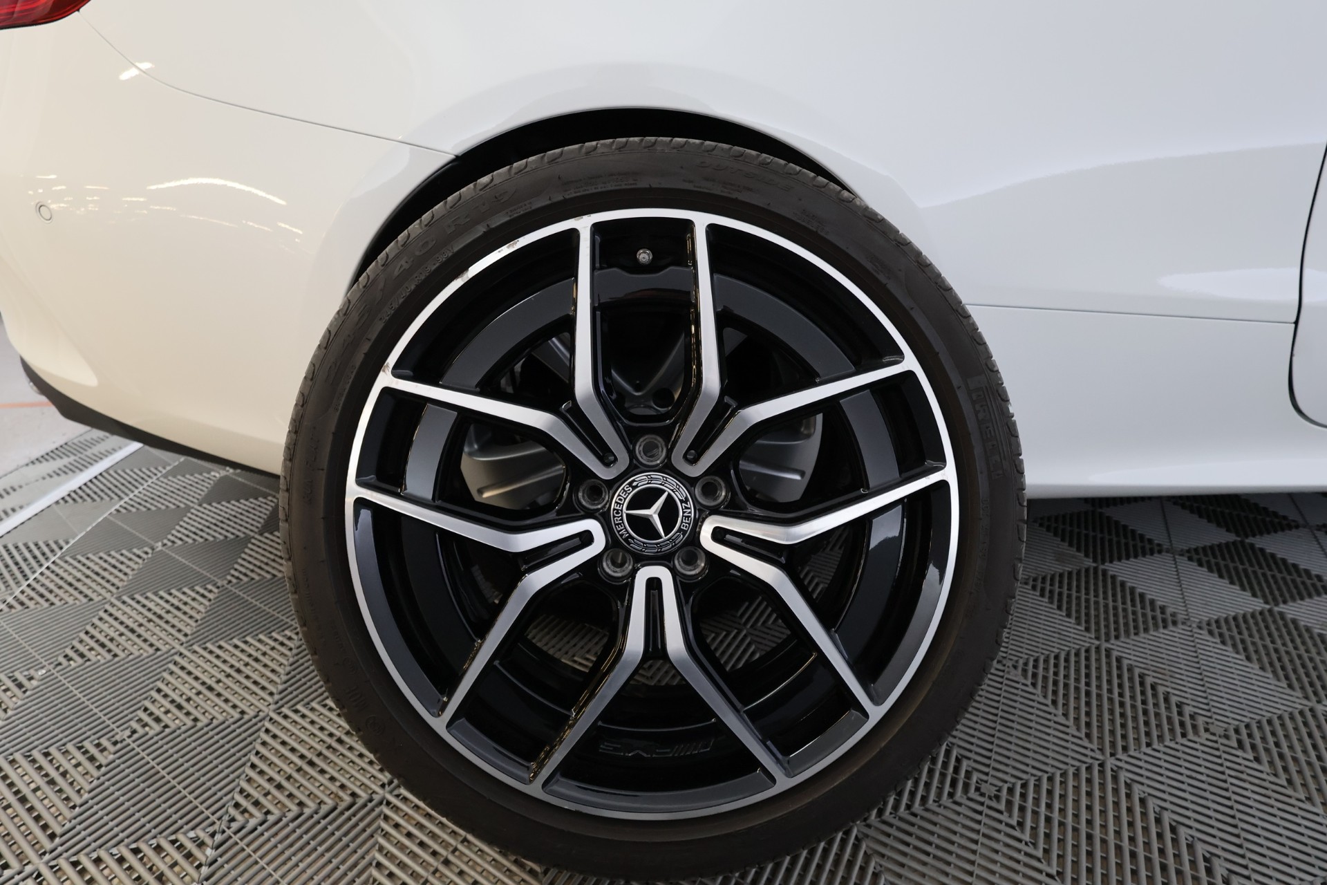 Mercedes-Benz E 2023