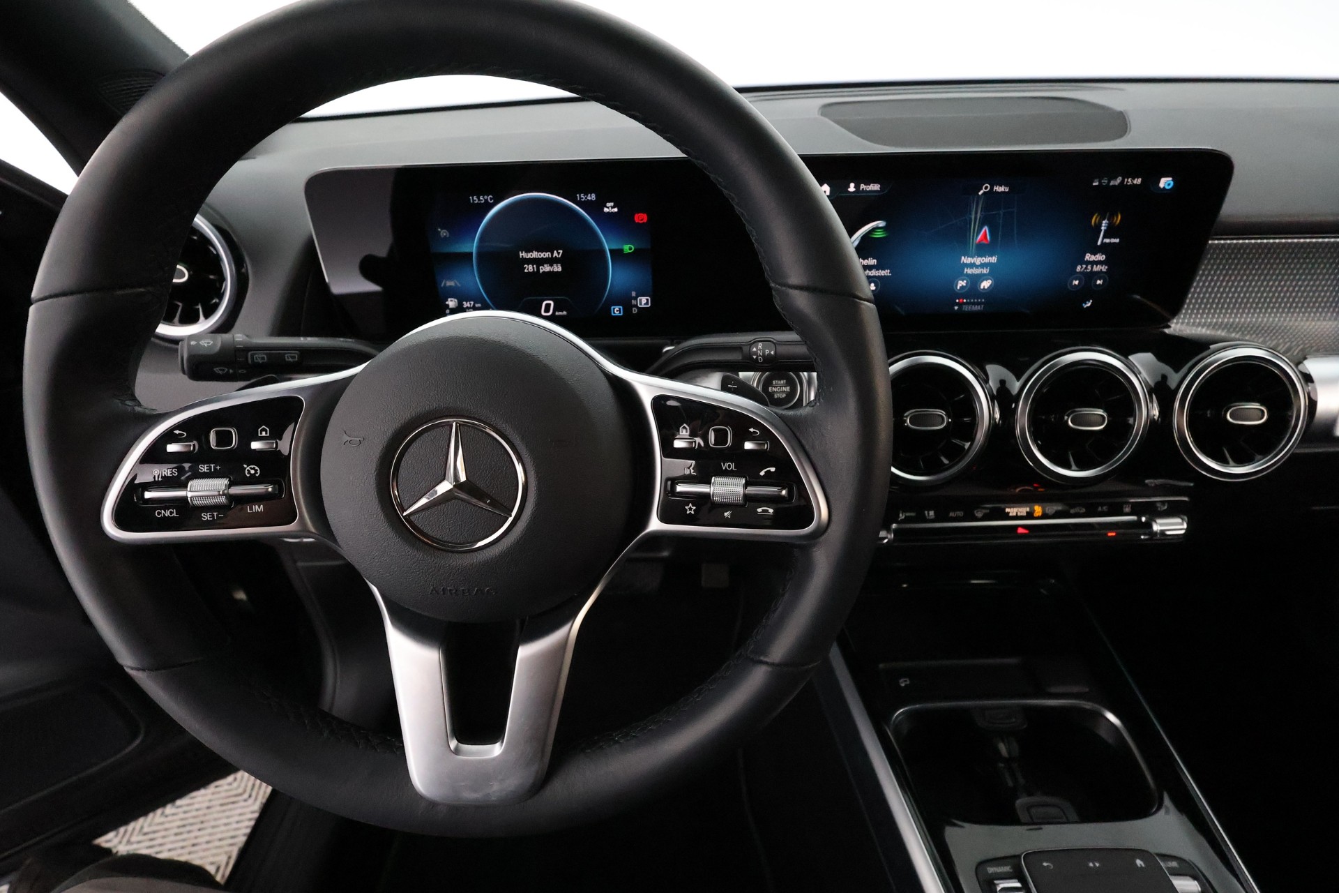 MERCEDES-BENZ GLB 2023