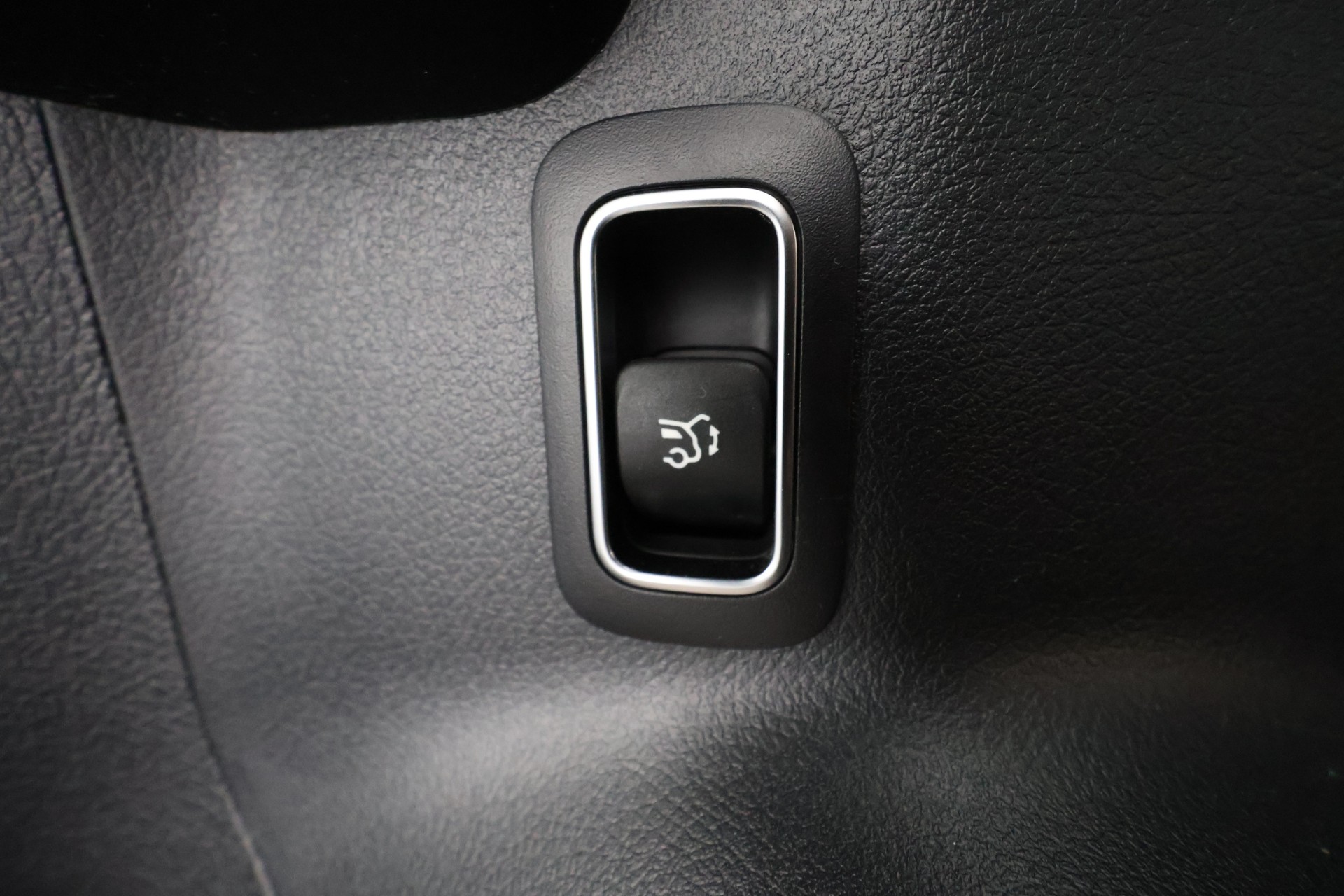 MERCEDES-BENZ GLB 2023