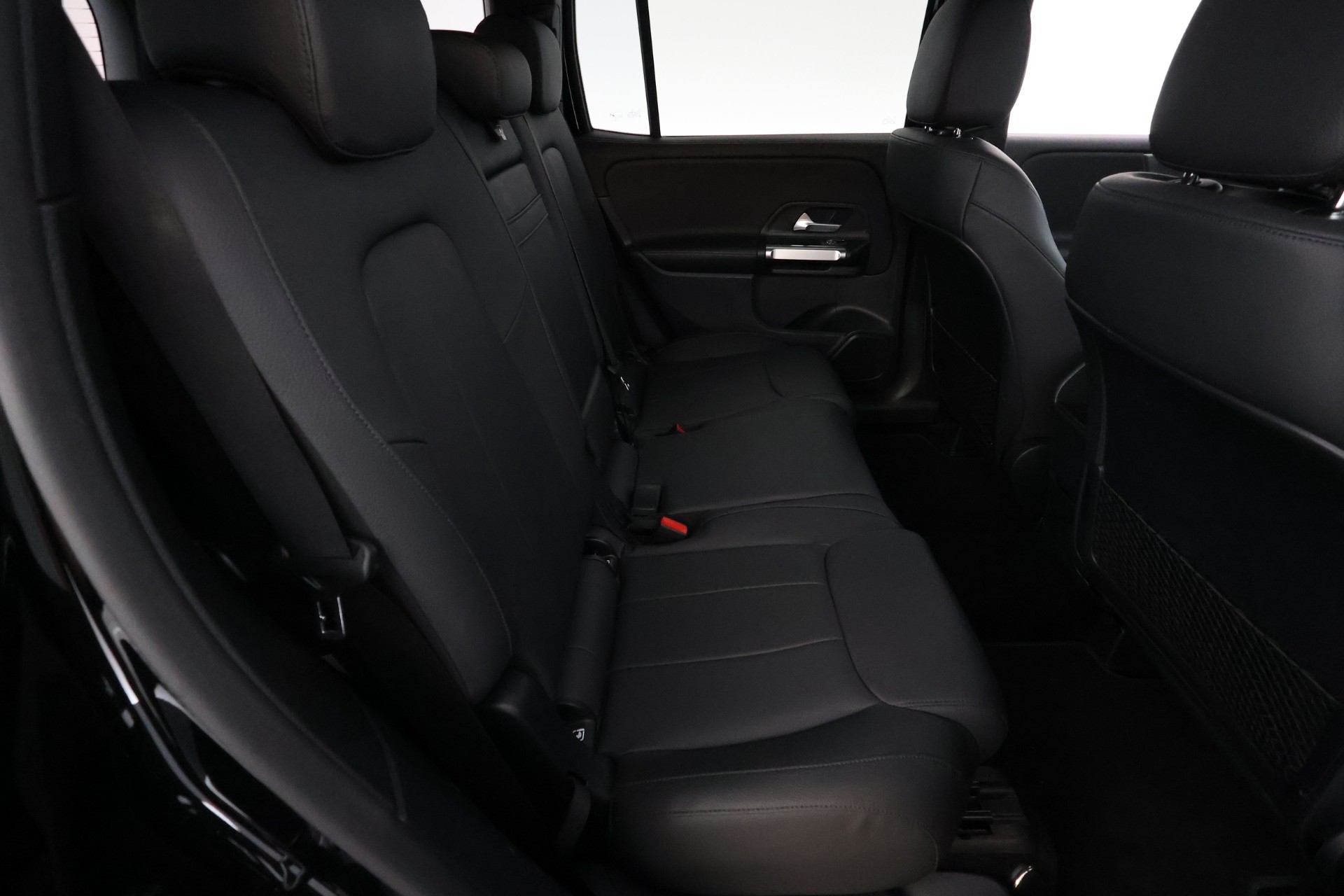 MERCEDES-BENZ GLB 2023