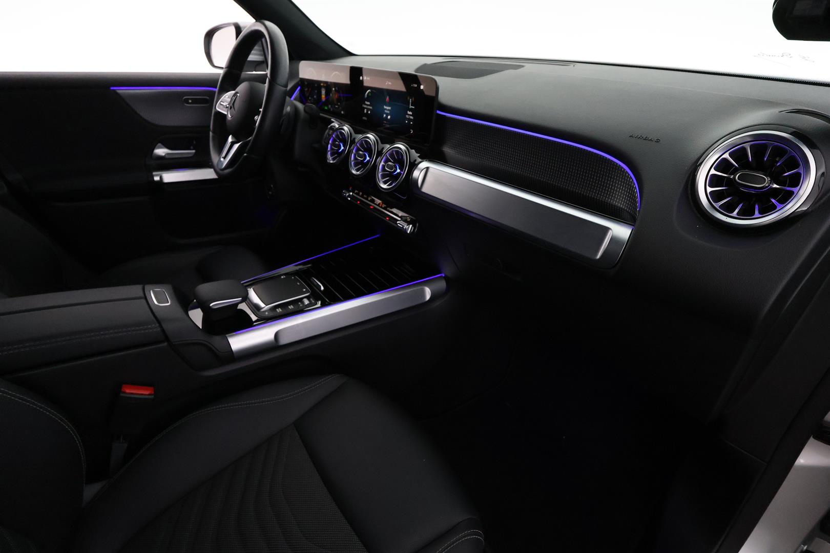 Mercedes-Benz EQB 2023