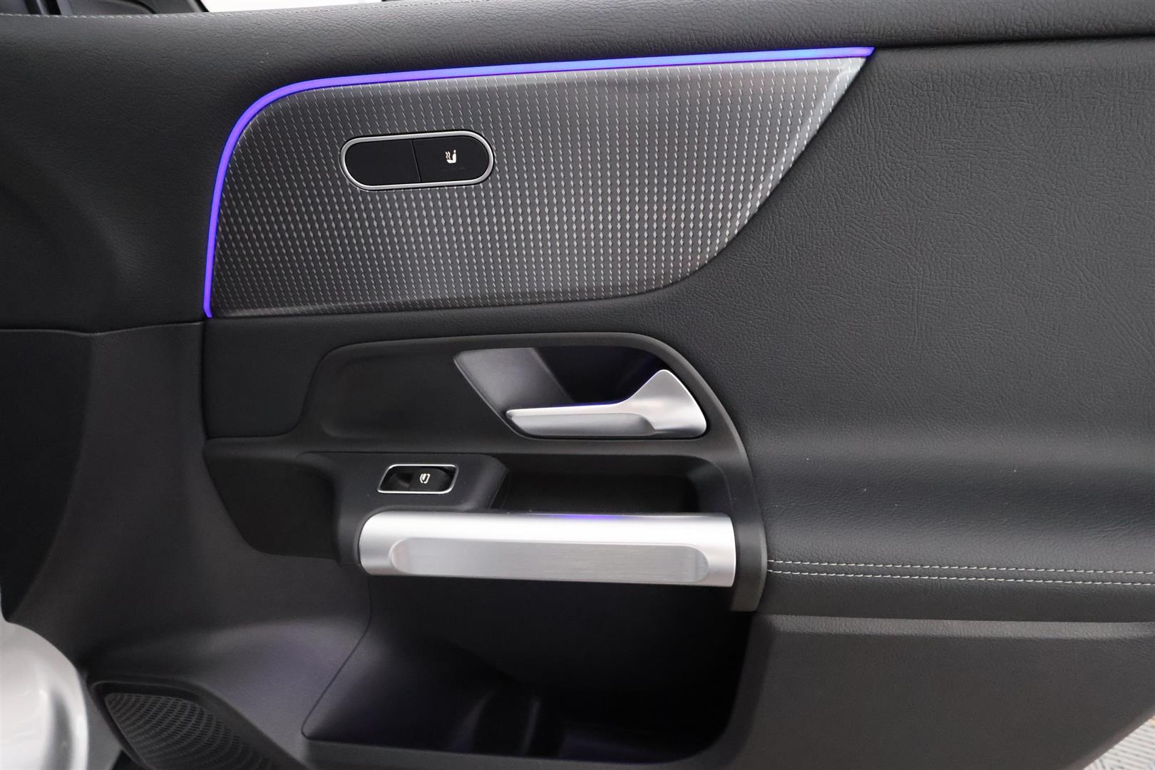 Mercedes-Benz EQB 2023